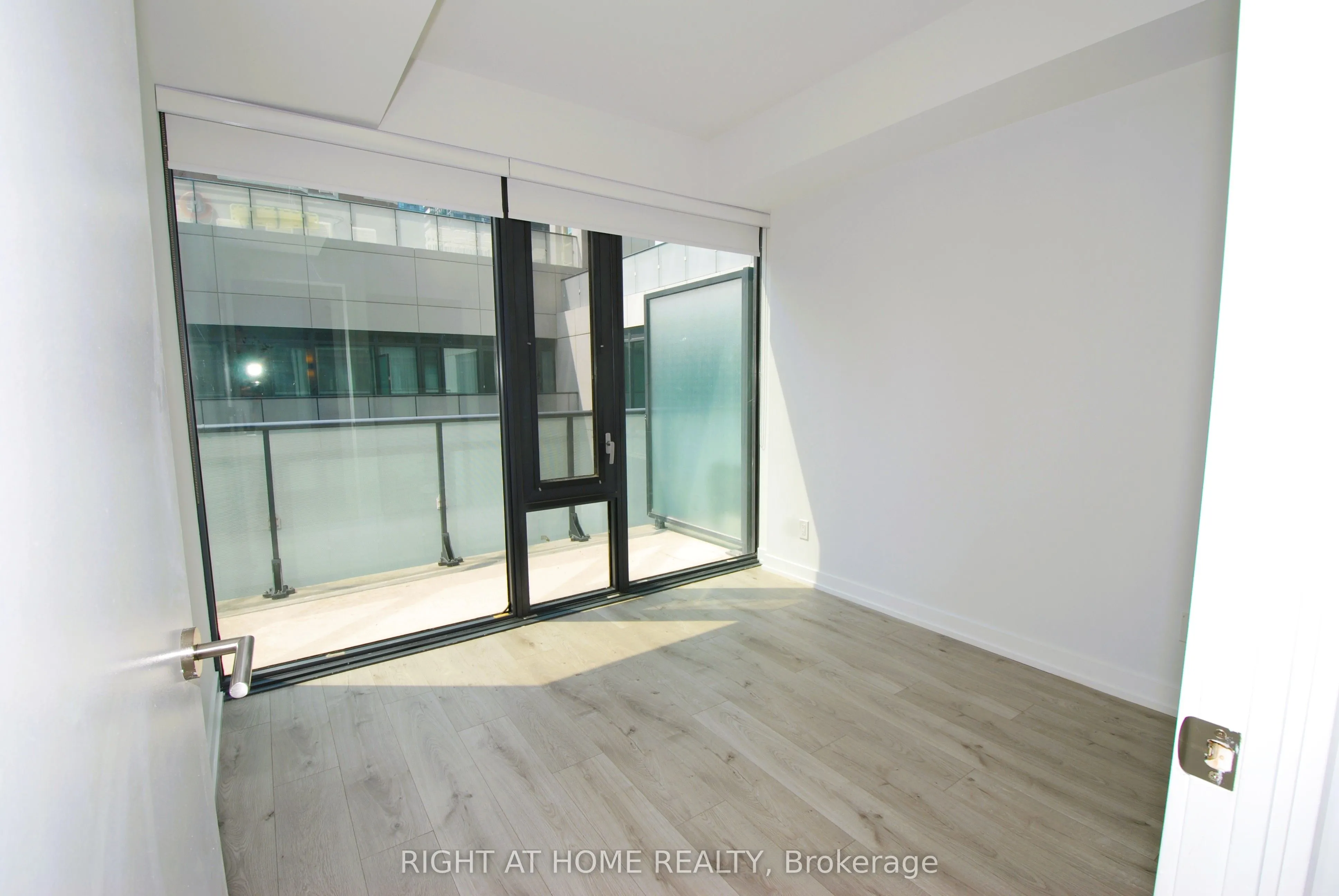 161 Roehampton Avenue, #733