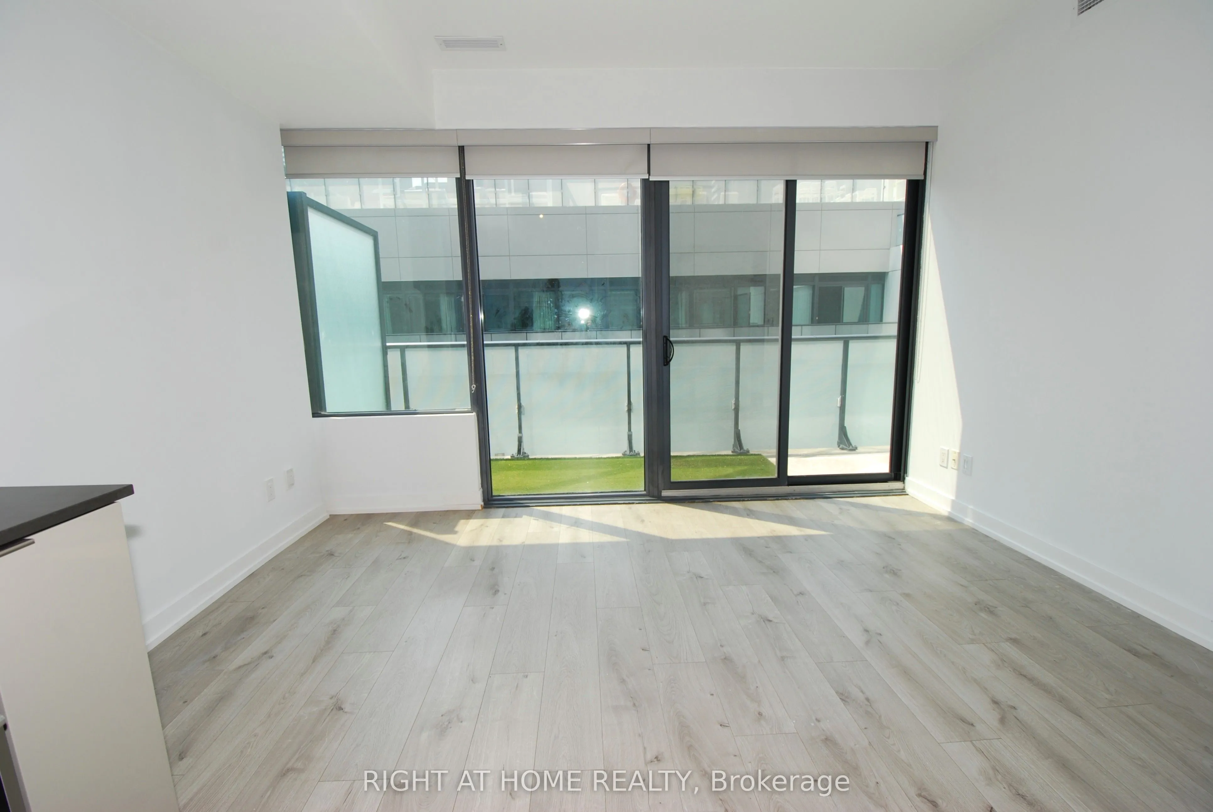 161 Roehampton Avenue, #733