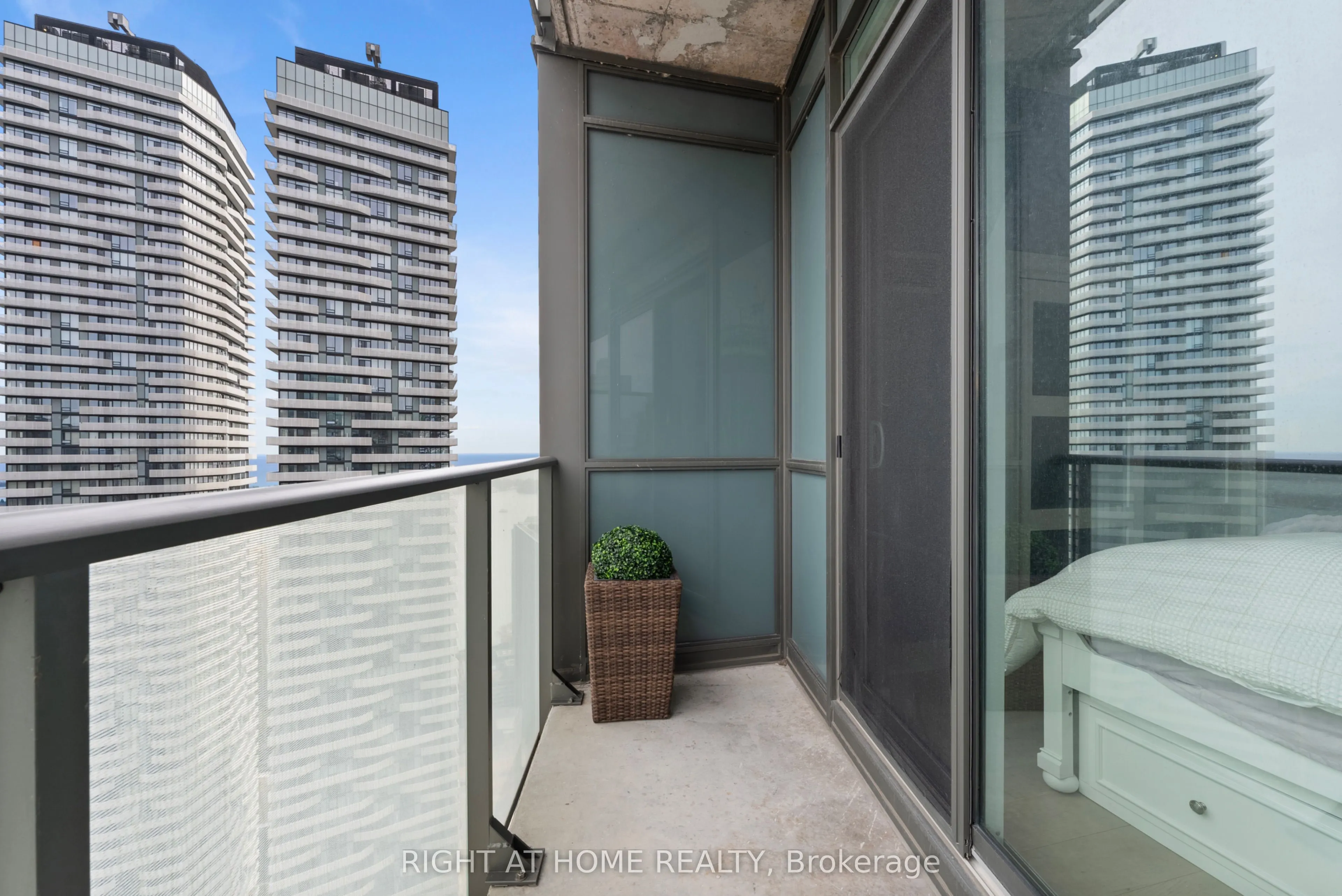 65 Bremner Boulevard, #5104