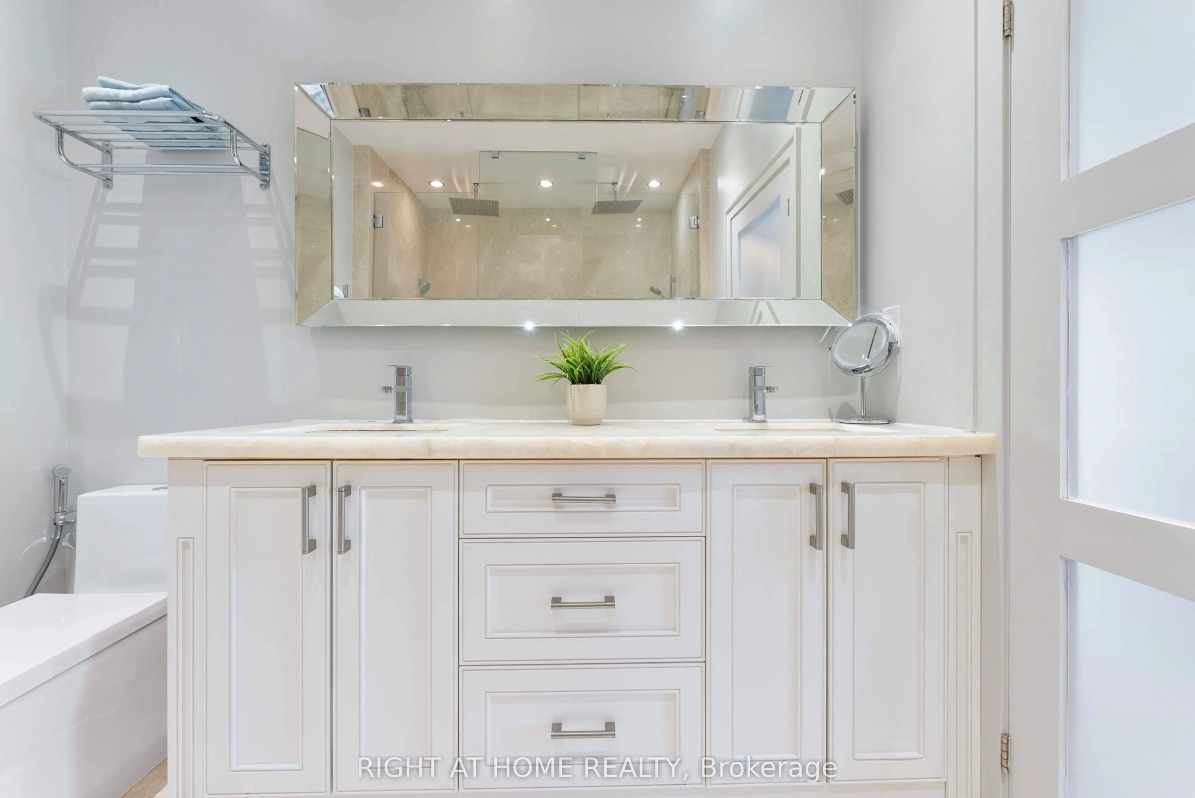 65 Bremner Boulevard, #5104