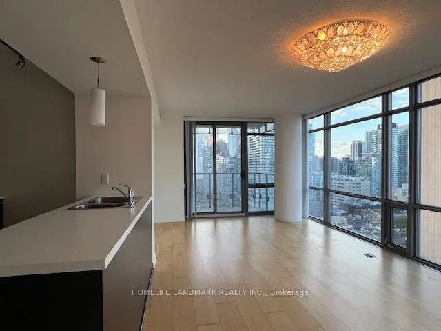 38 Grenville Street, #2008