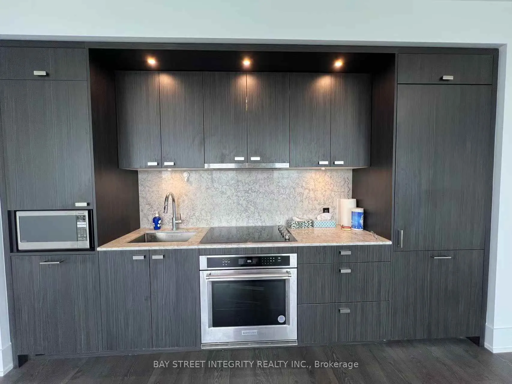 480 FRONT Street W, #1604