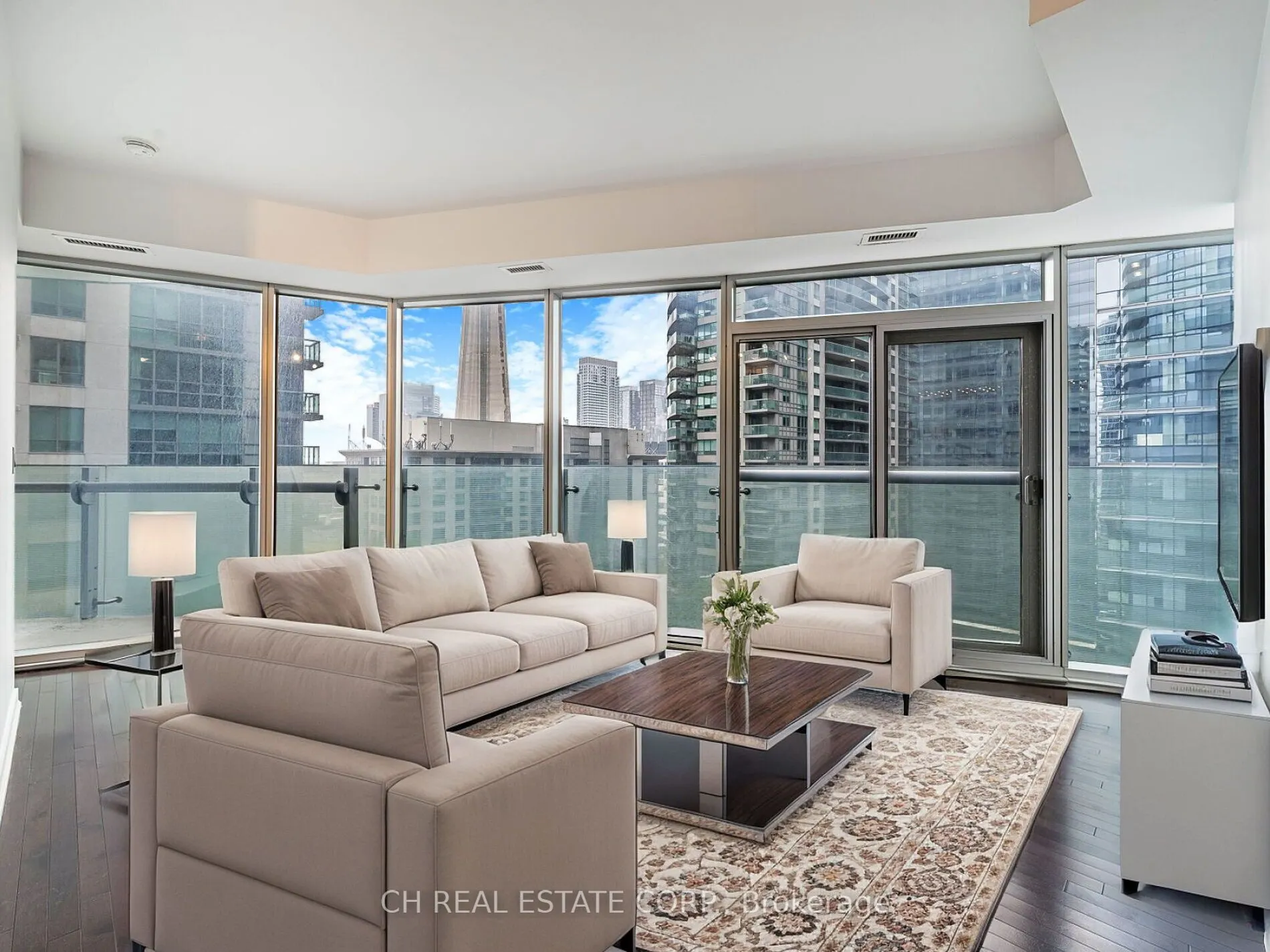 12 York Street N, #1307
