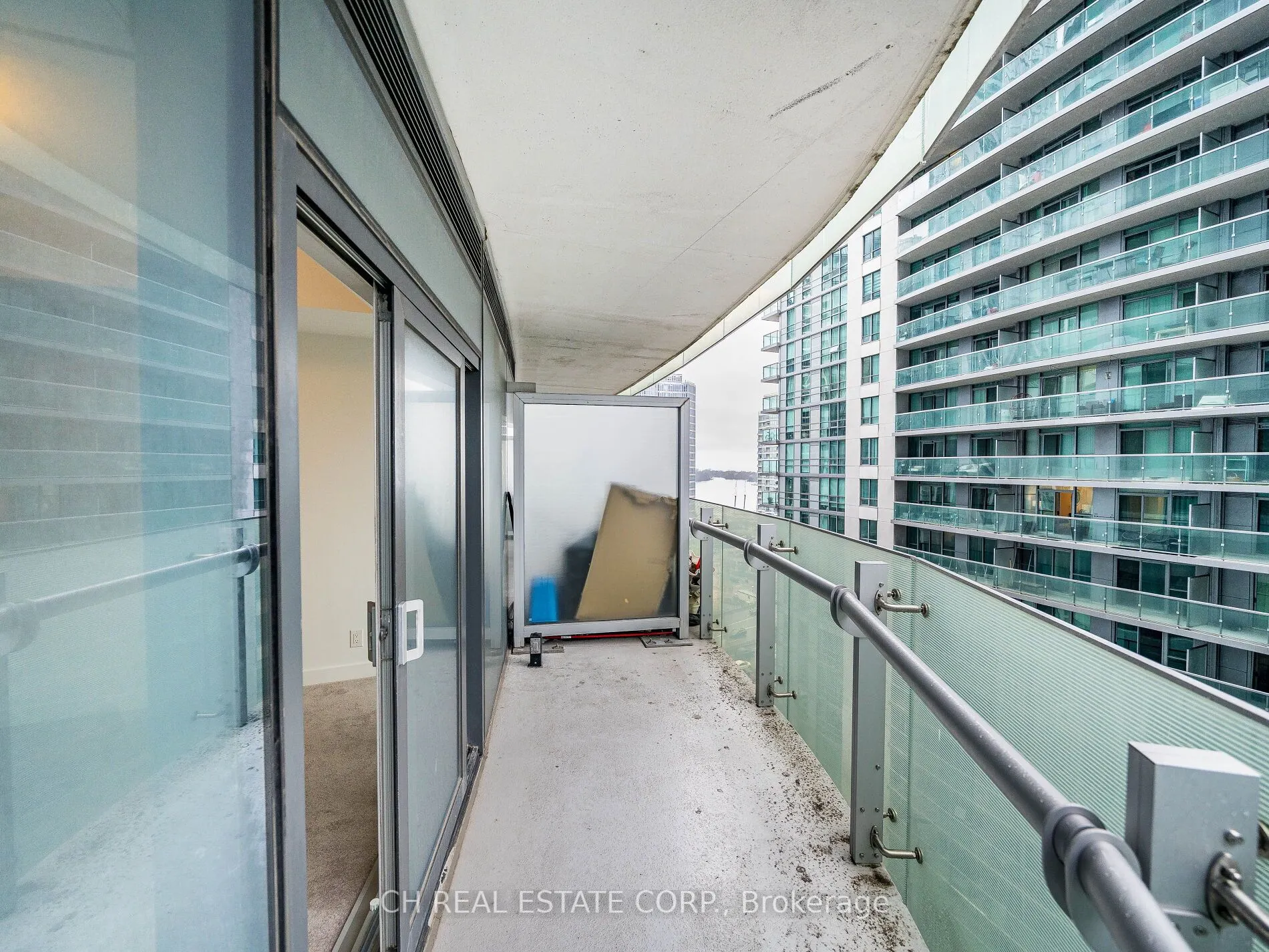 12 York Street N, #1307