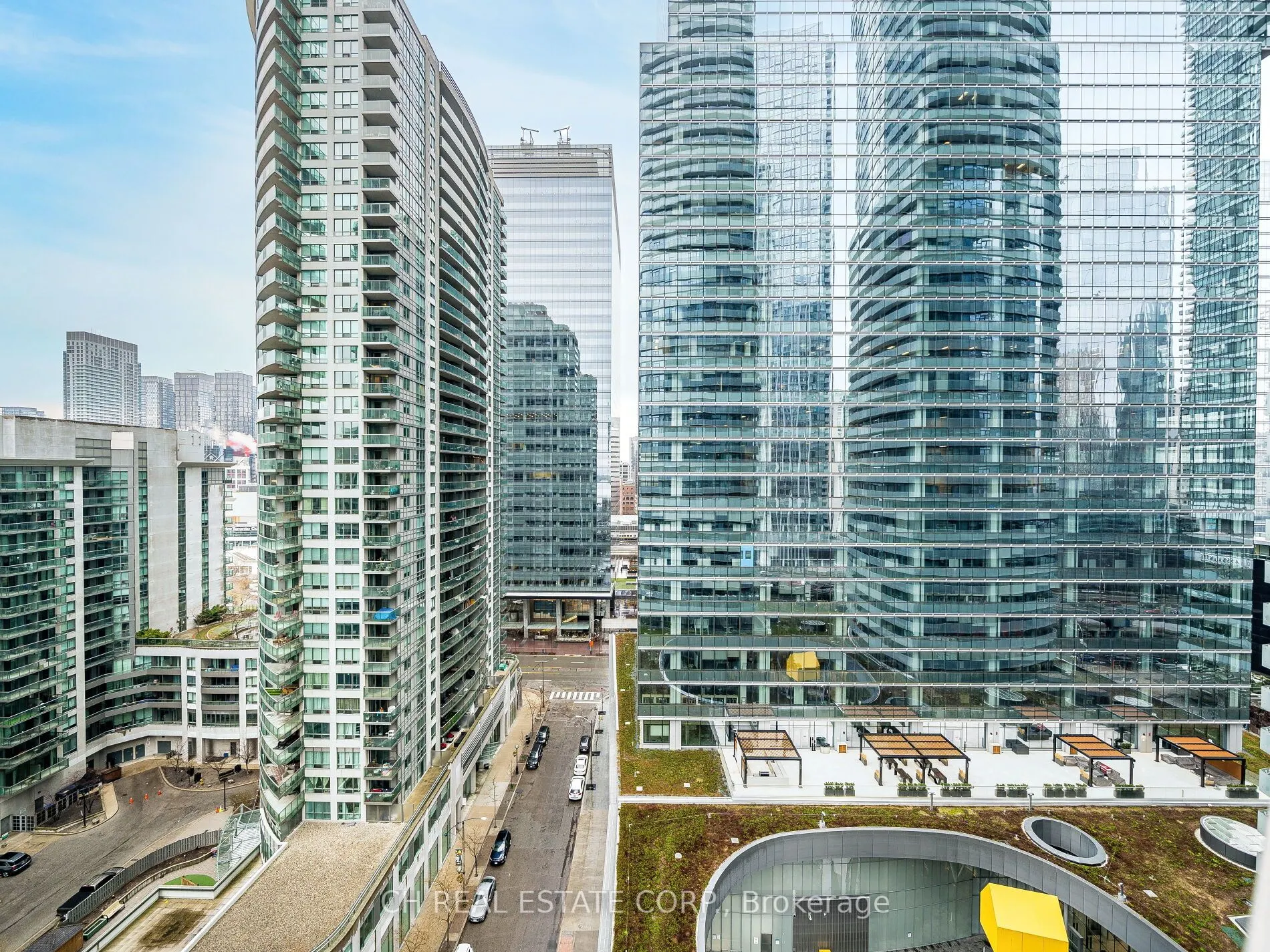 12 York Street N, #1307