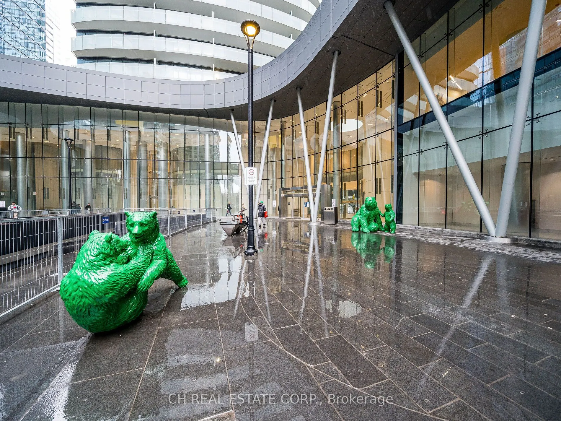 12 York Street N, #1307