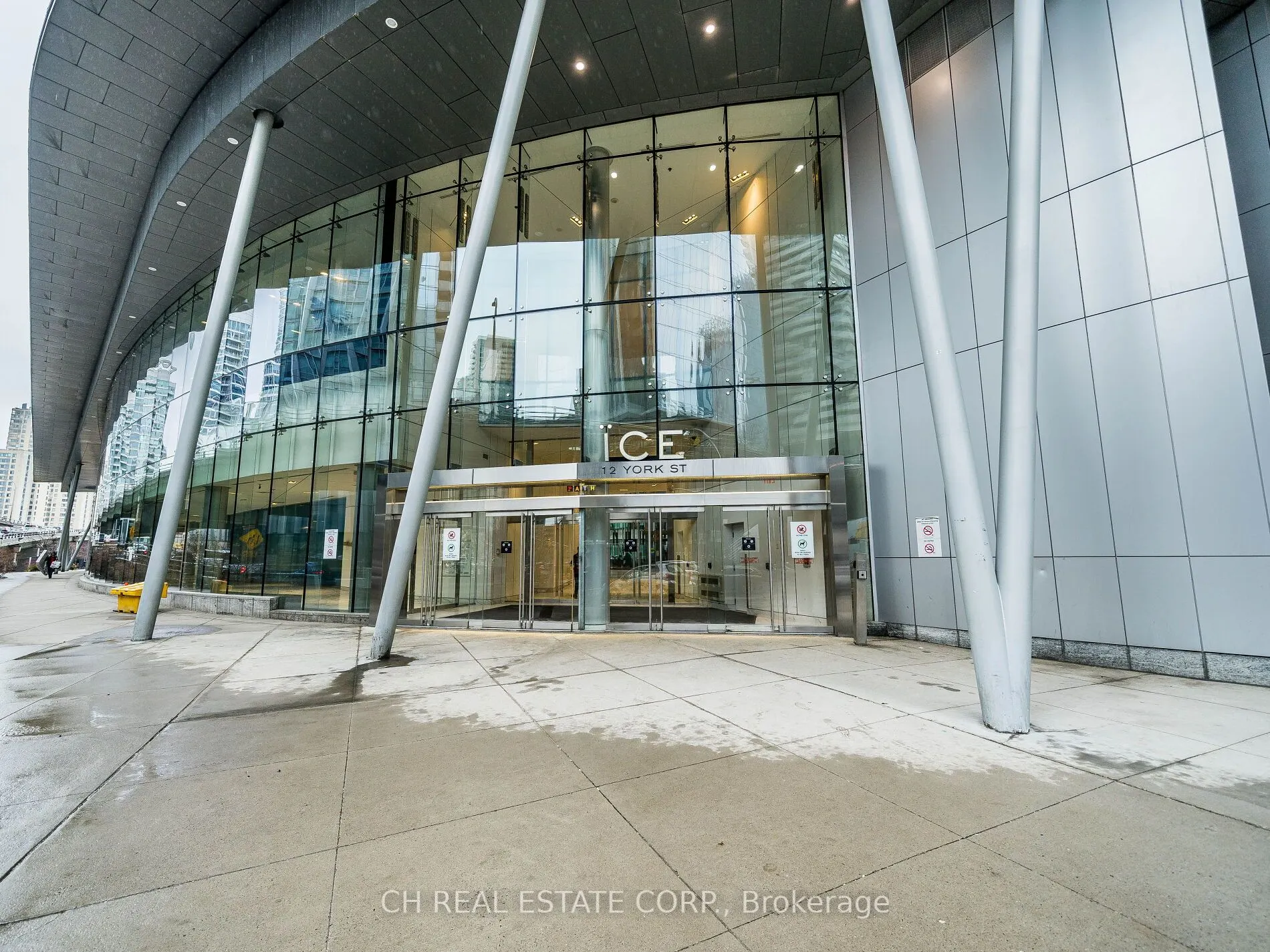 12 York Street N, #1307