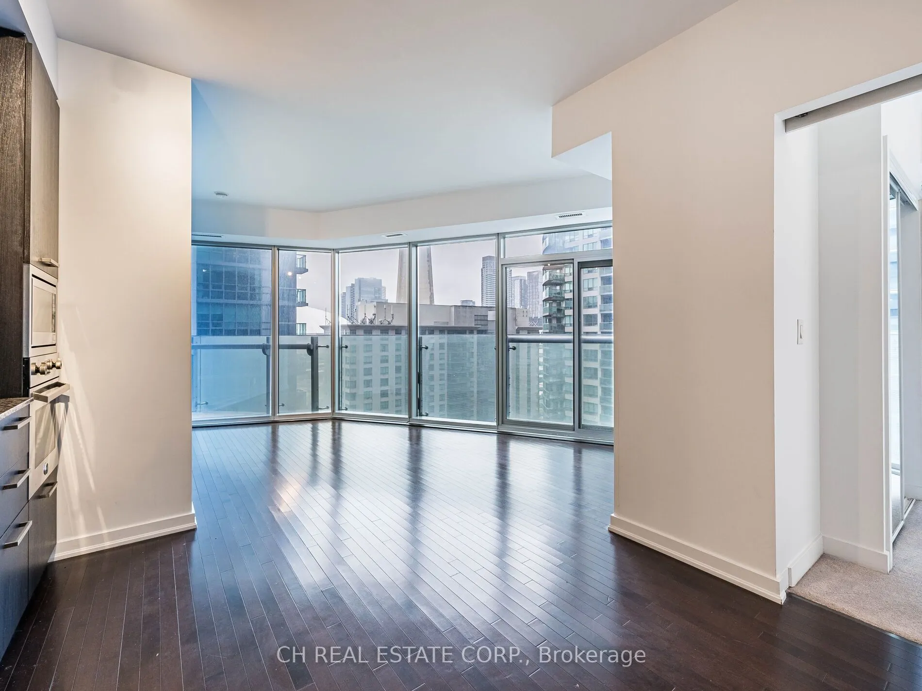 12 York Street N, #1307