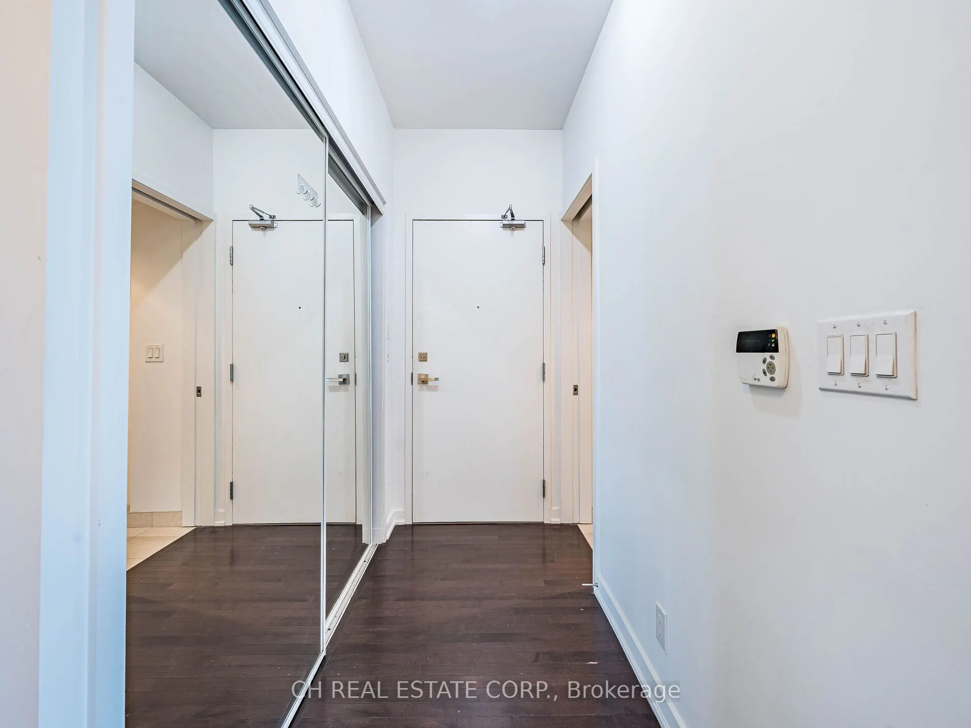 12 York Street N, #1307