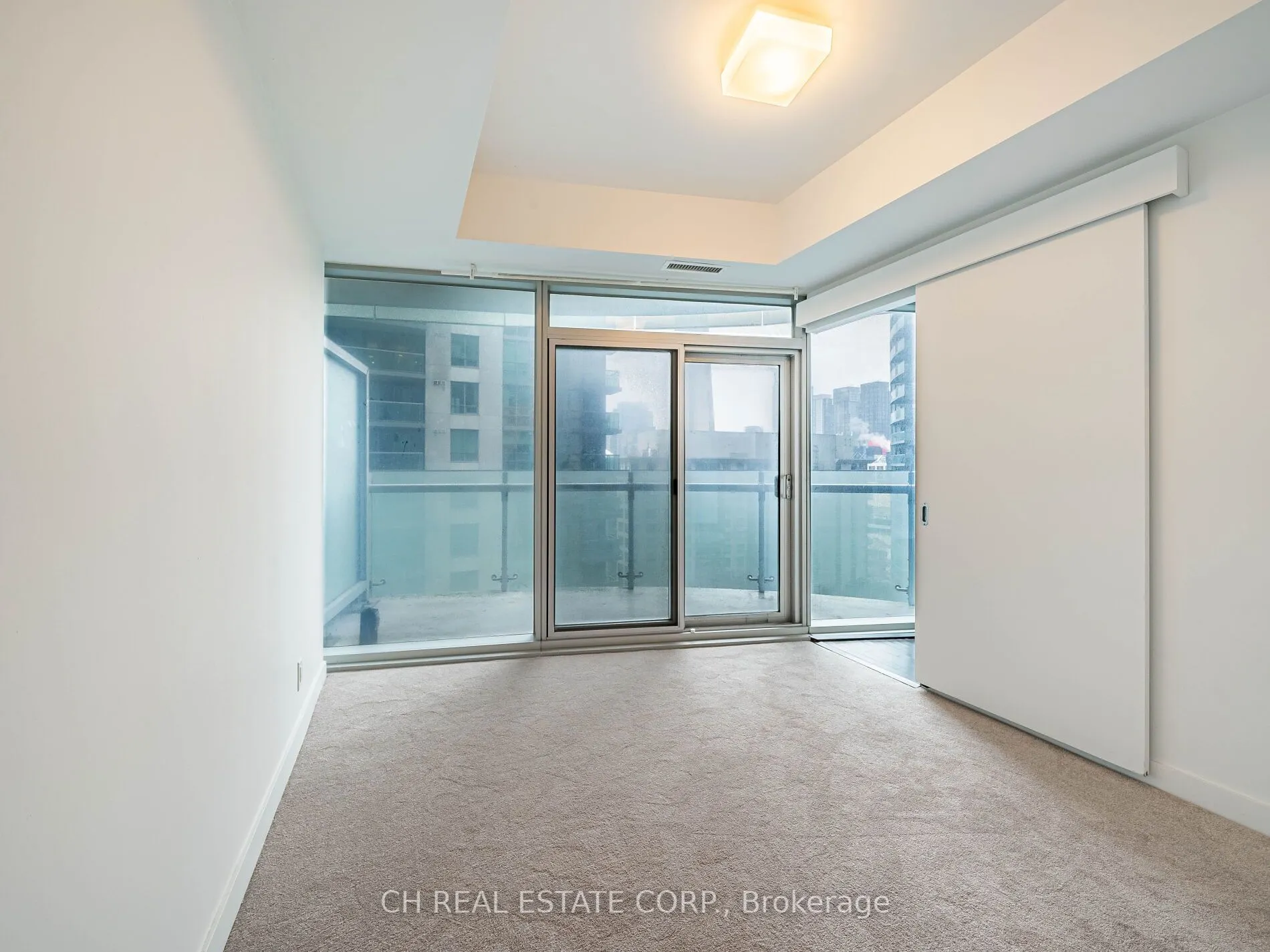 12 York Street N, #1307