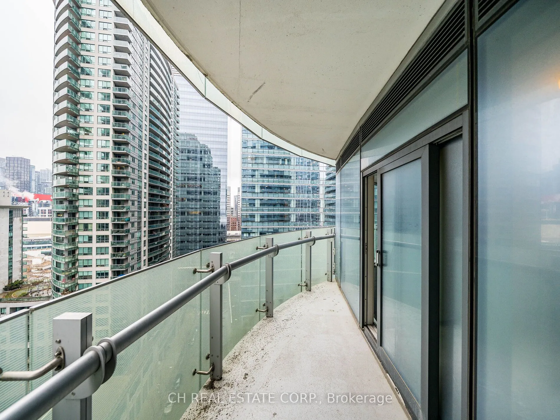 12 York Street N, #1307