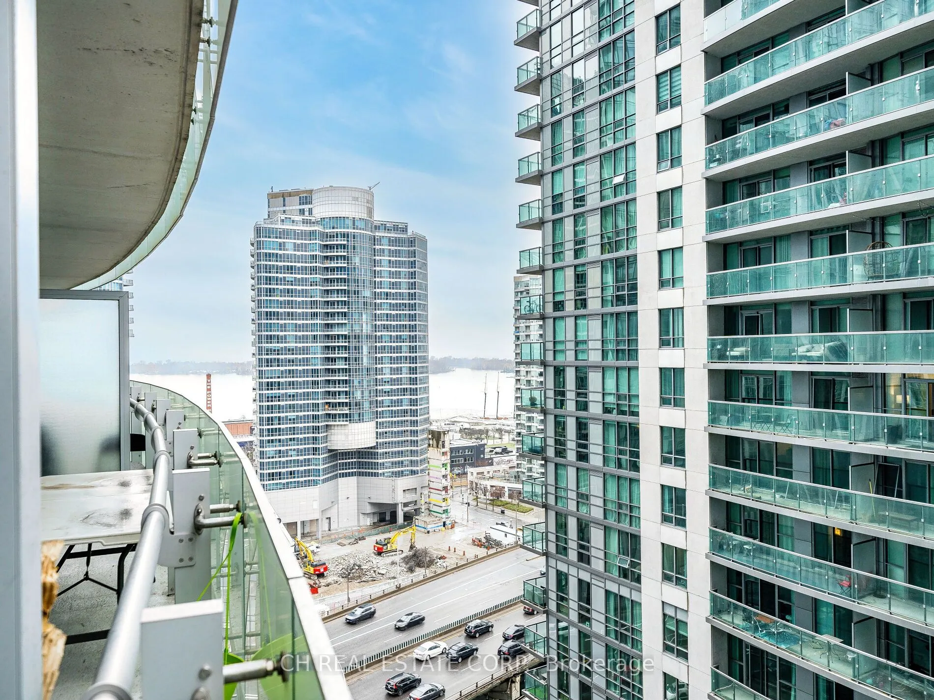 12 York Street N, #1307