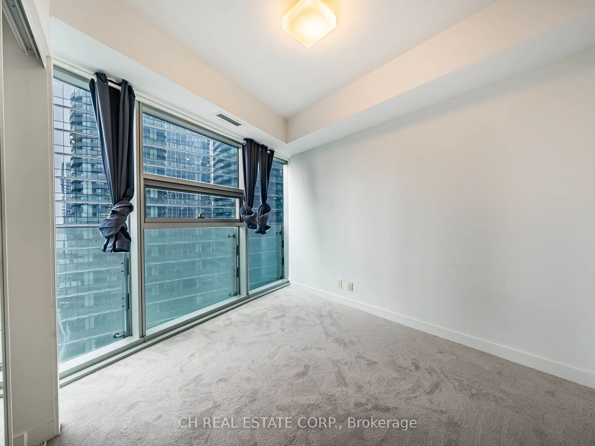 12 York Street N, #1307