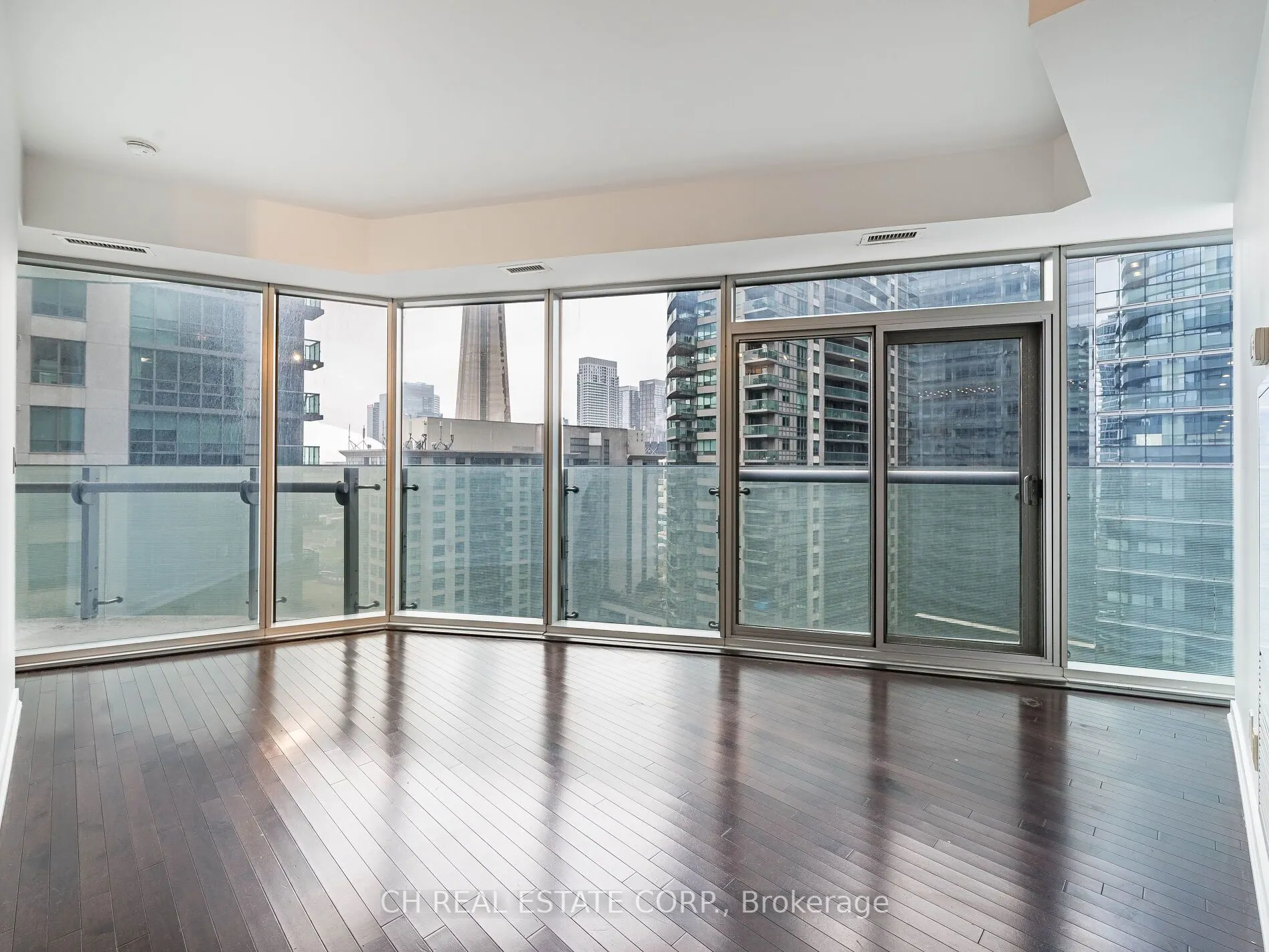 12 York Street N, #1307