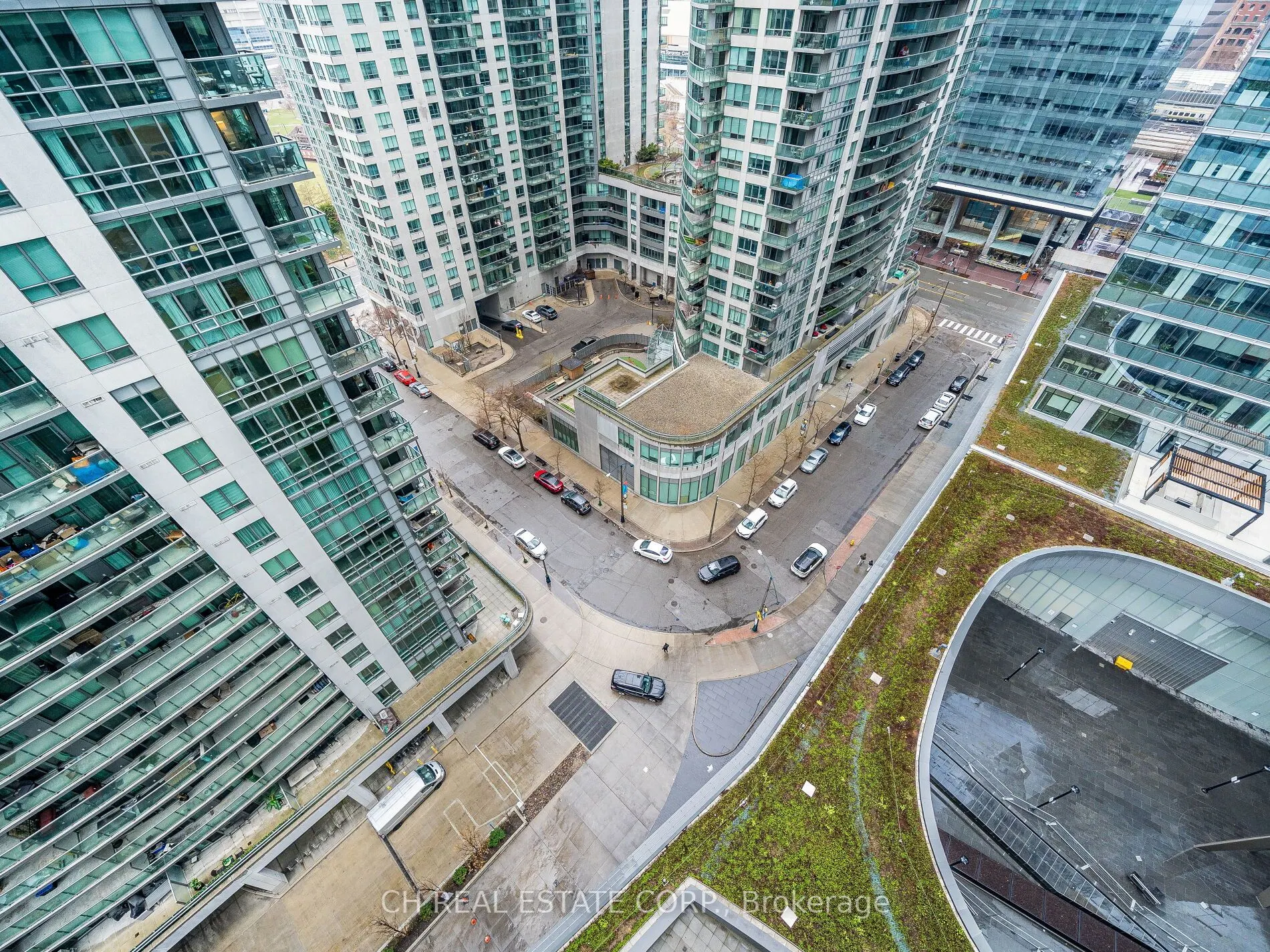 12 York Street N, #1307