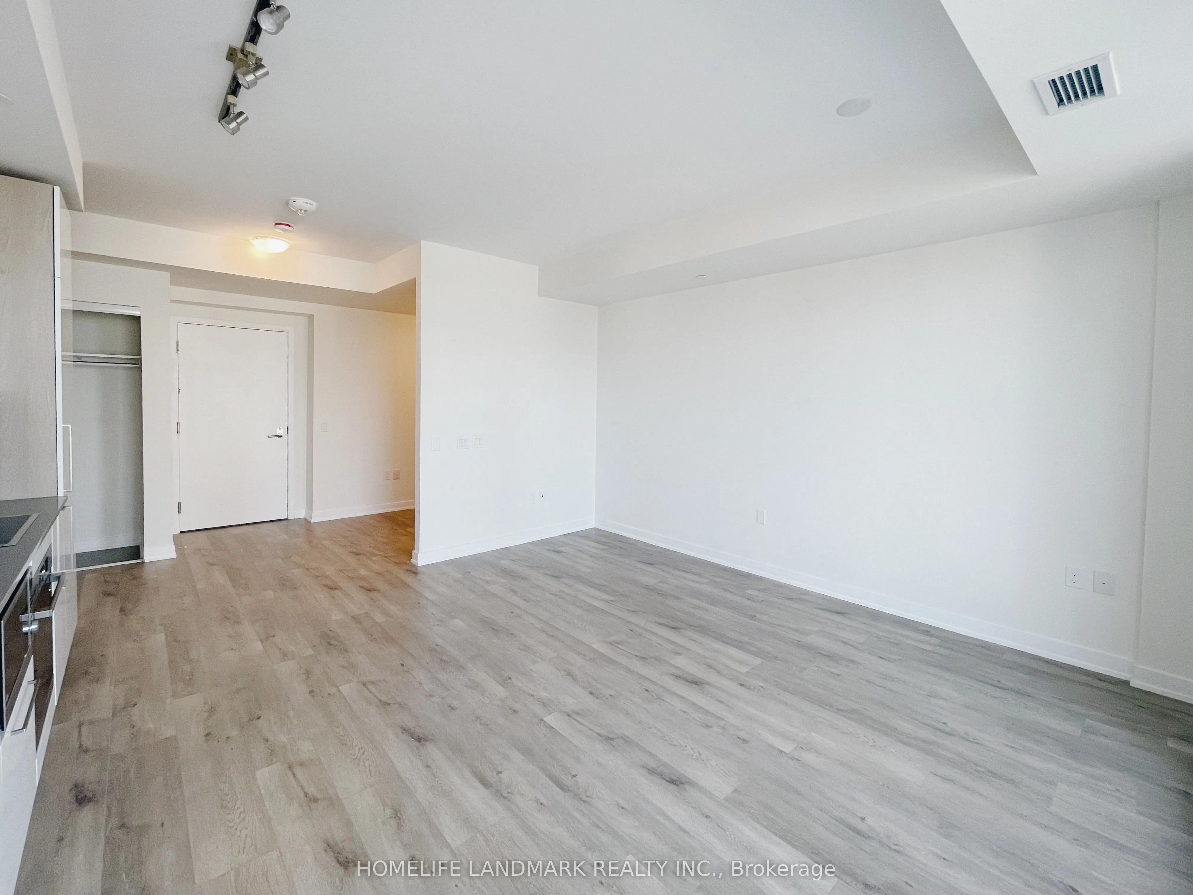 28 Freeland Street, #1208