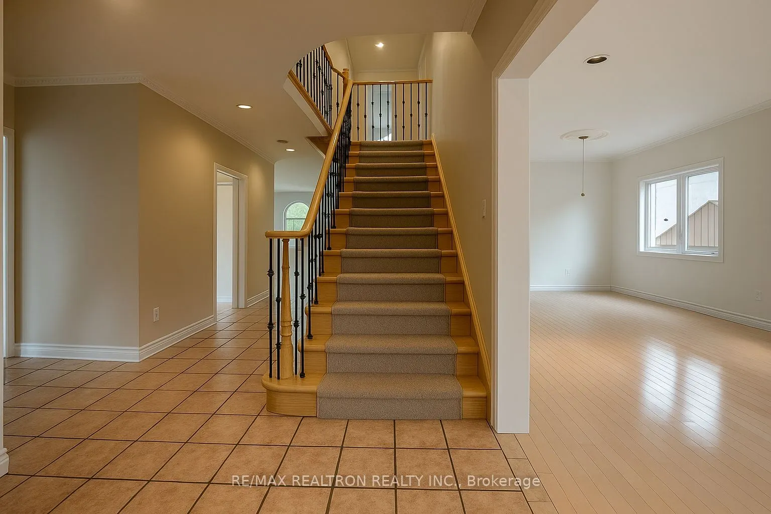 25 Model Avenue