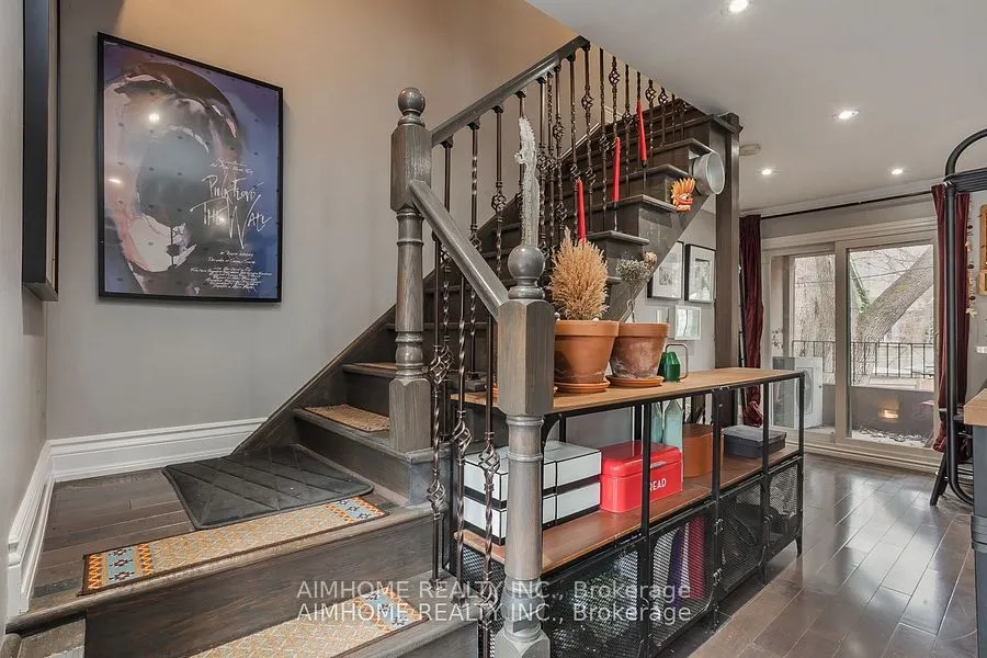 360 R Dundas Street E, #Th#2
