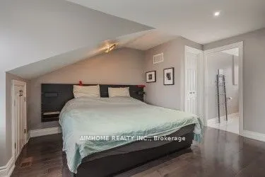 360 R Dundas Street E, #Th#2