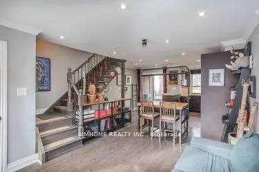 360 R Dundas Street E, #Th#2