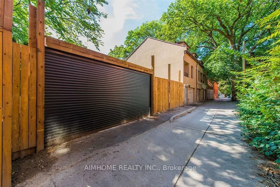 360 R Dundas Street E, #Th#2