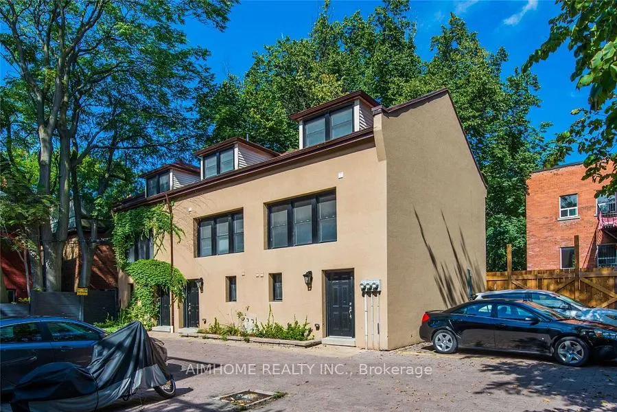 360 R Dundas Street E, #Th#2