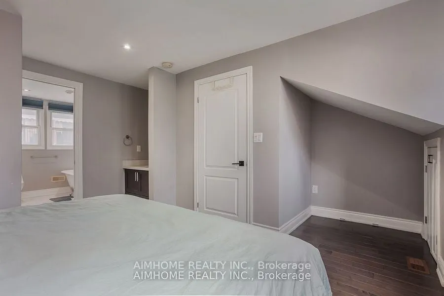 360 R Dundas Street E, #Th#2