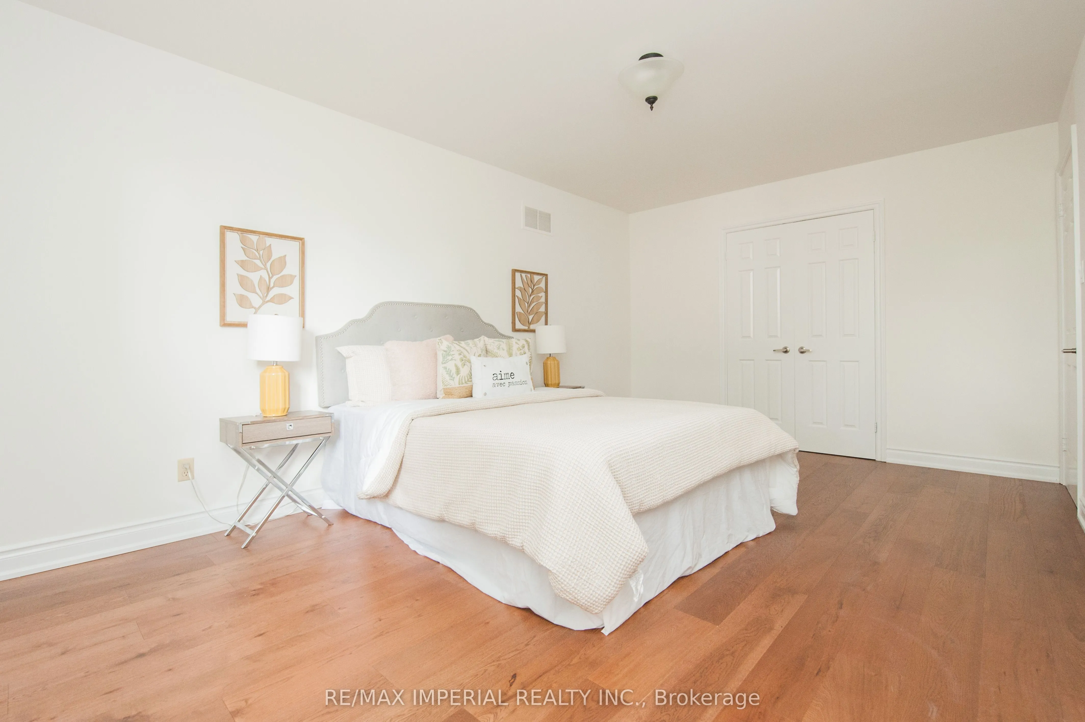 11 Riderwood Drive E