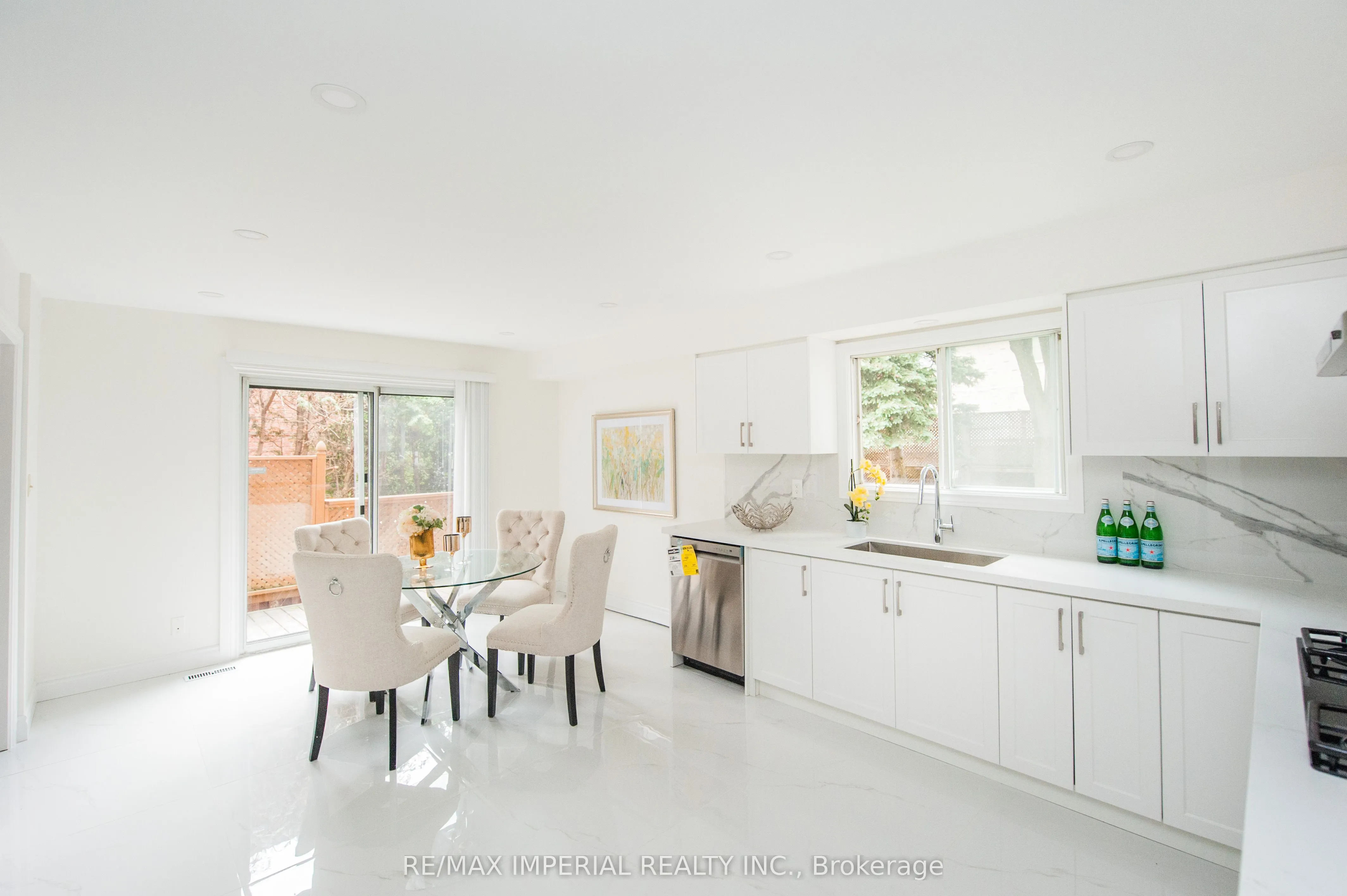 11 Riderwood Drive E