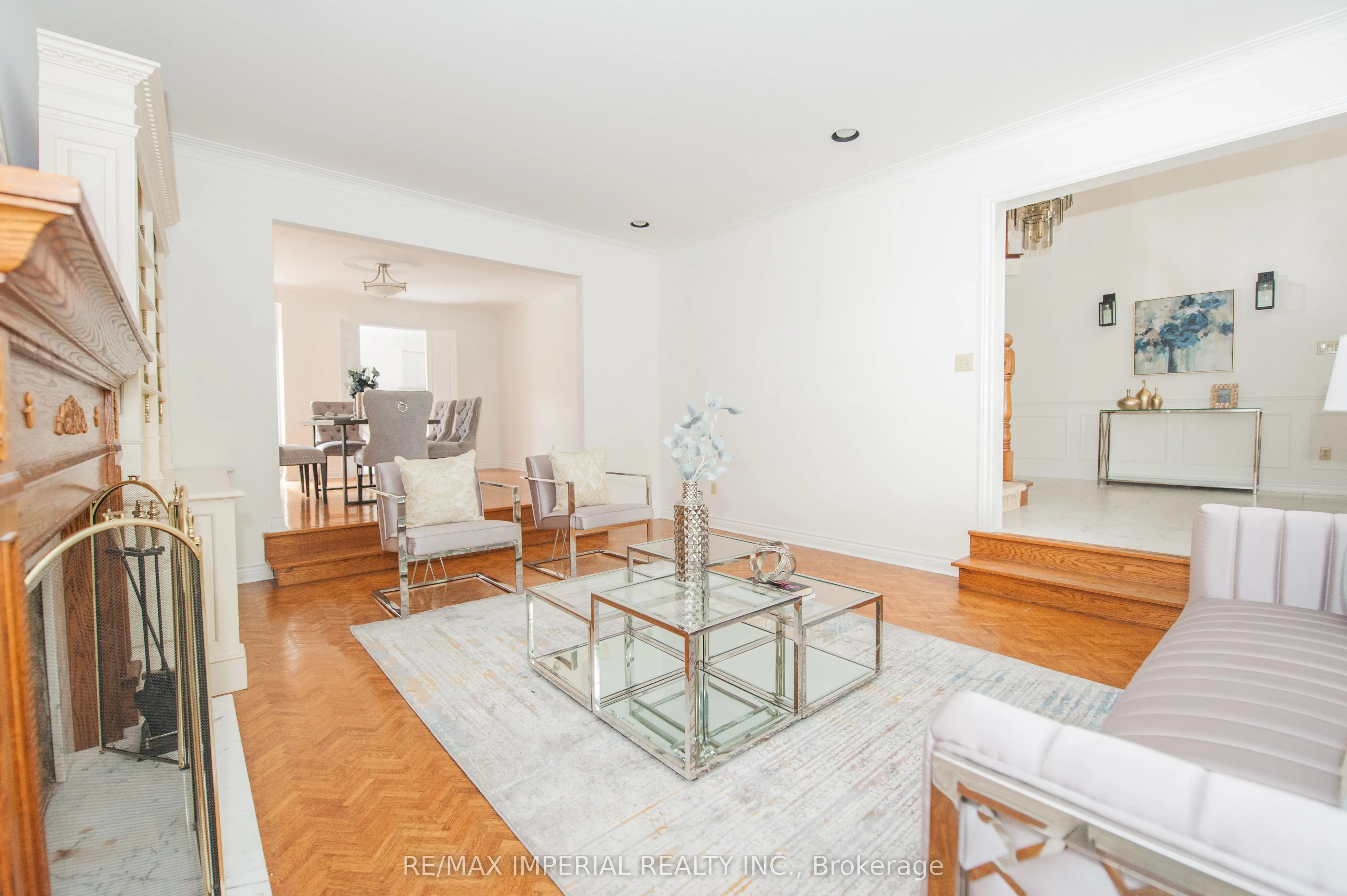 11 Riderwood Drive E