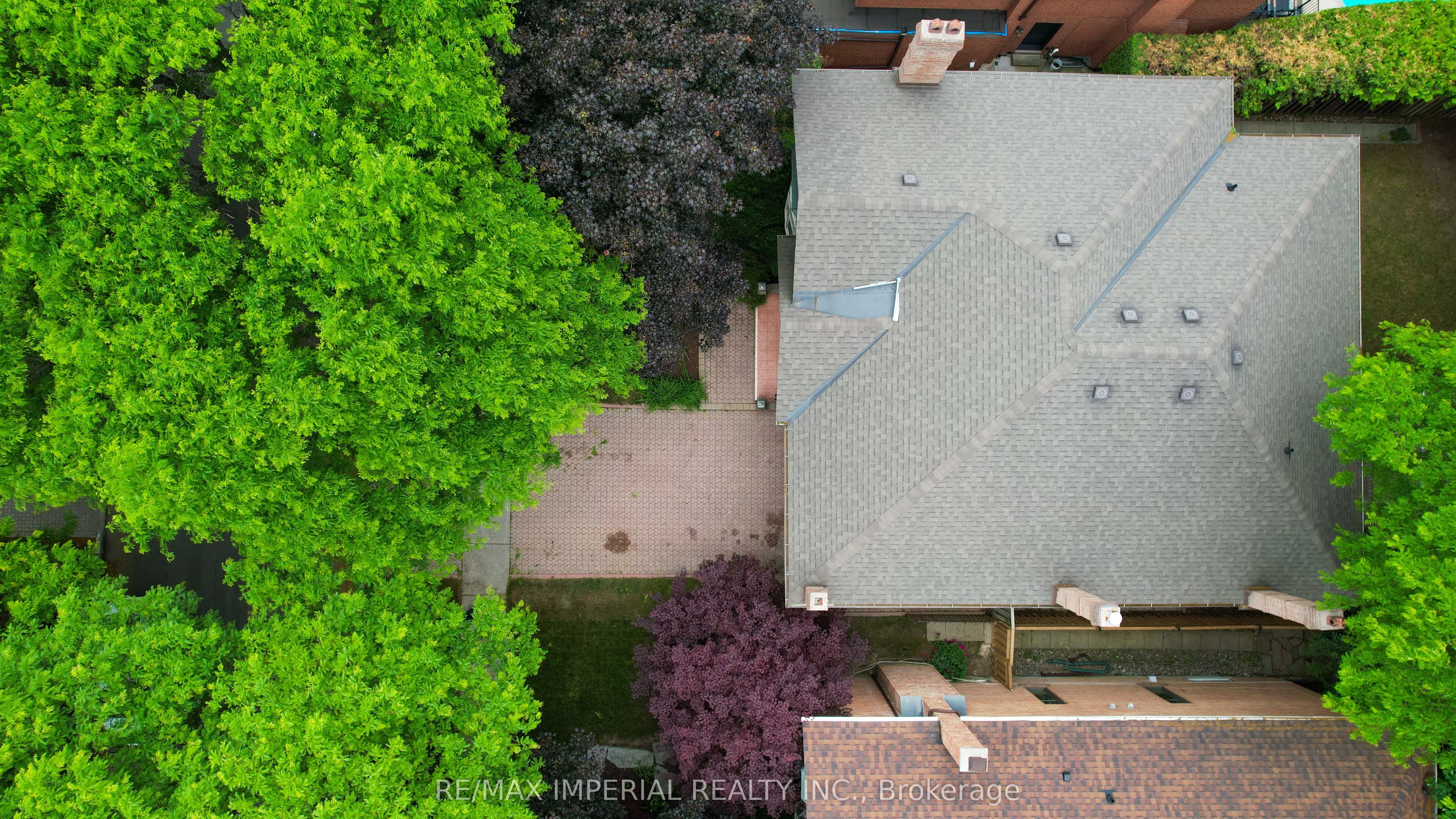 11 Riderwood Drive E