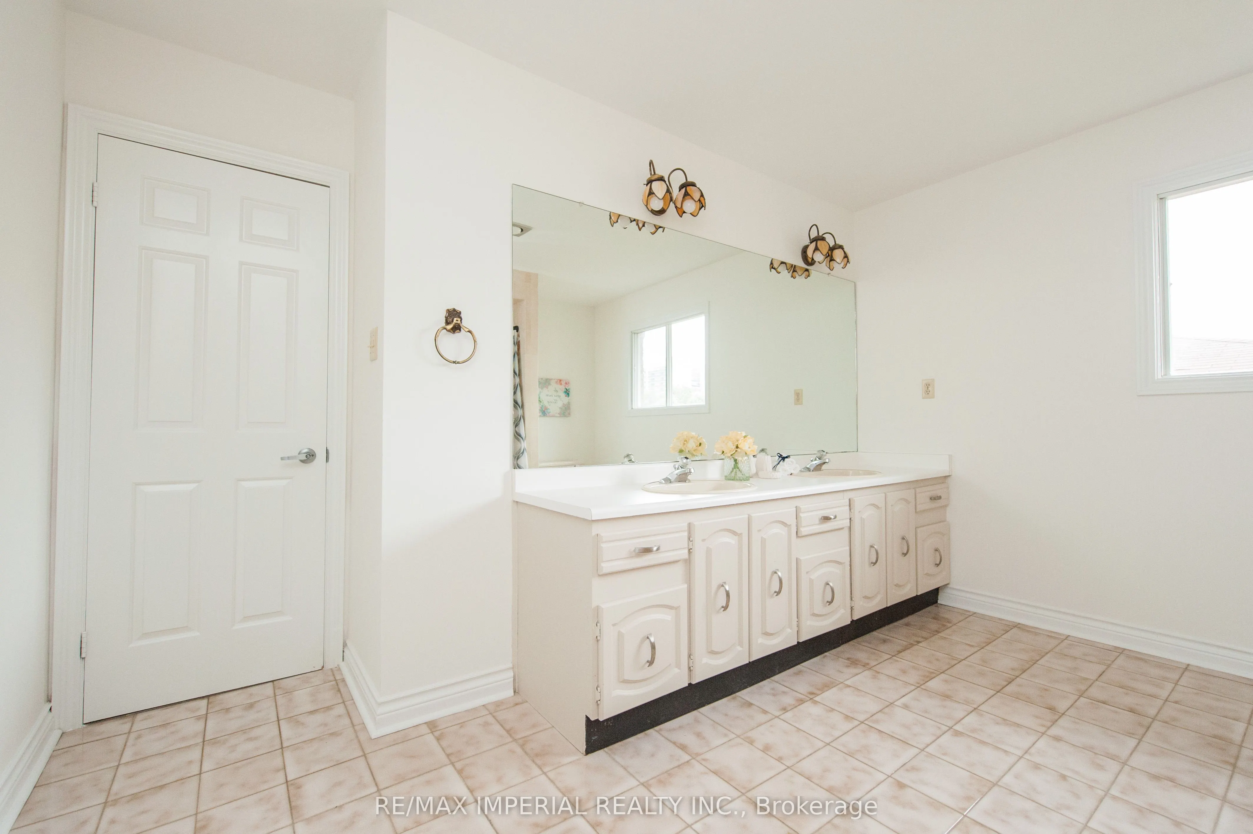 11 Riderwood Drive E