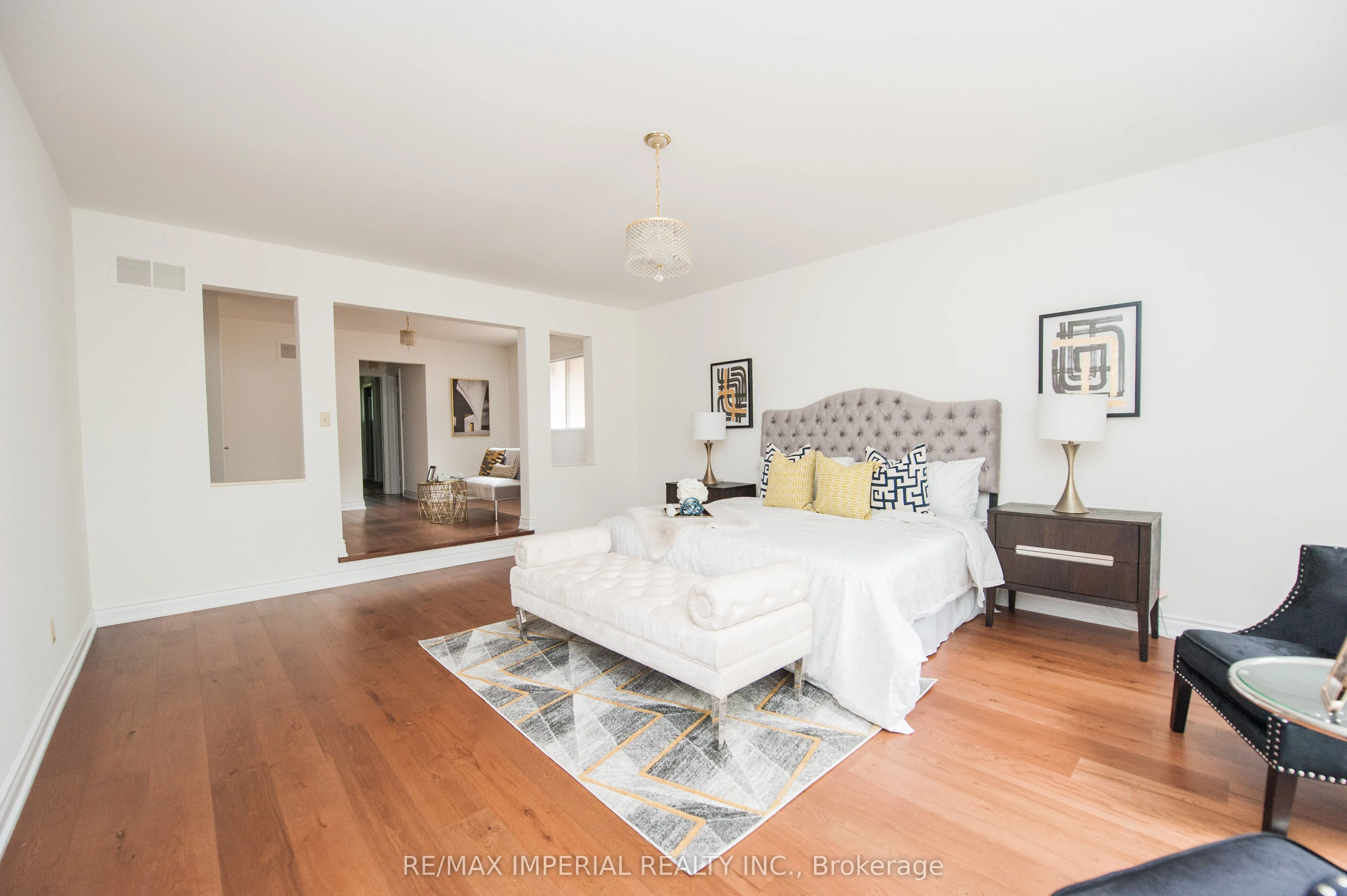 11 Riderwood Drive E