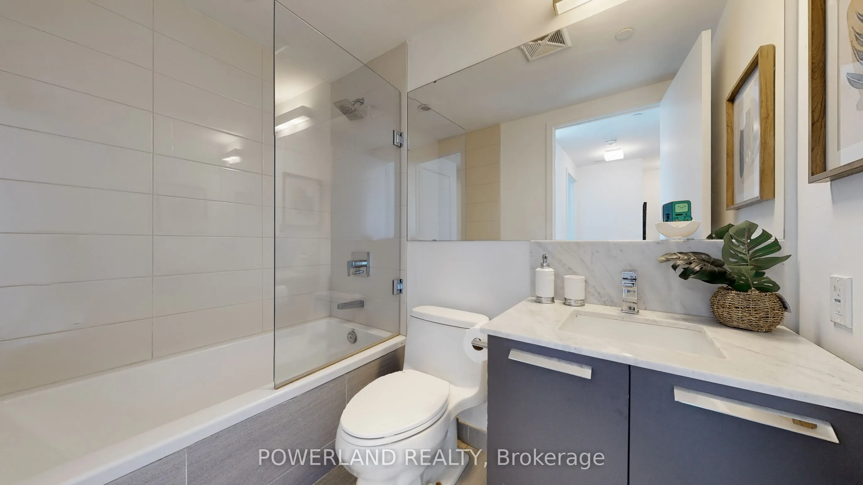 28 Wellesley Street E, #2304