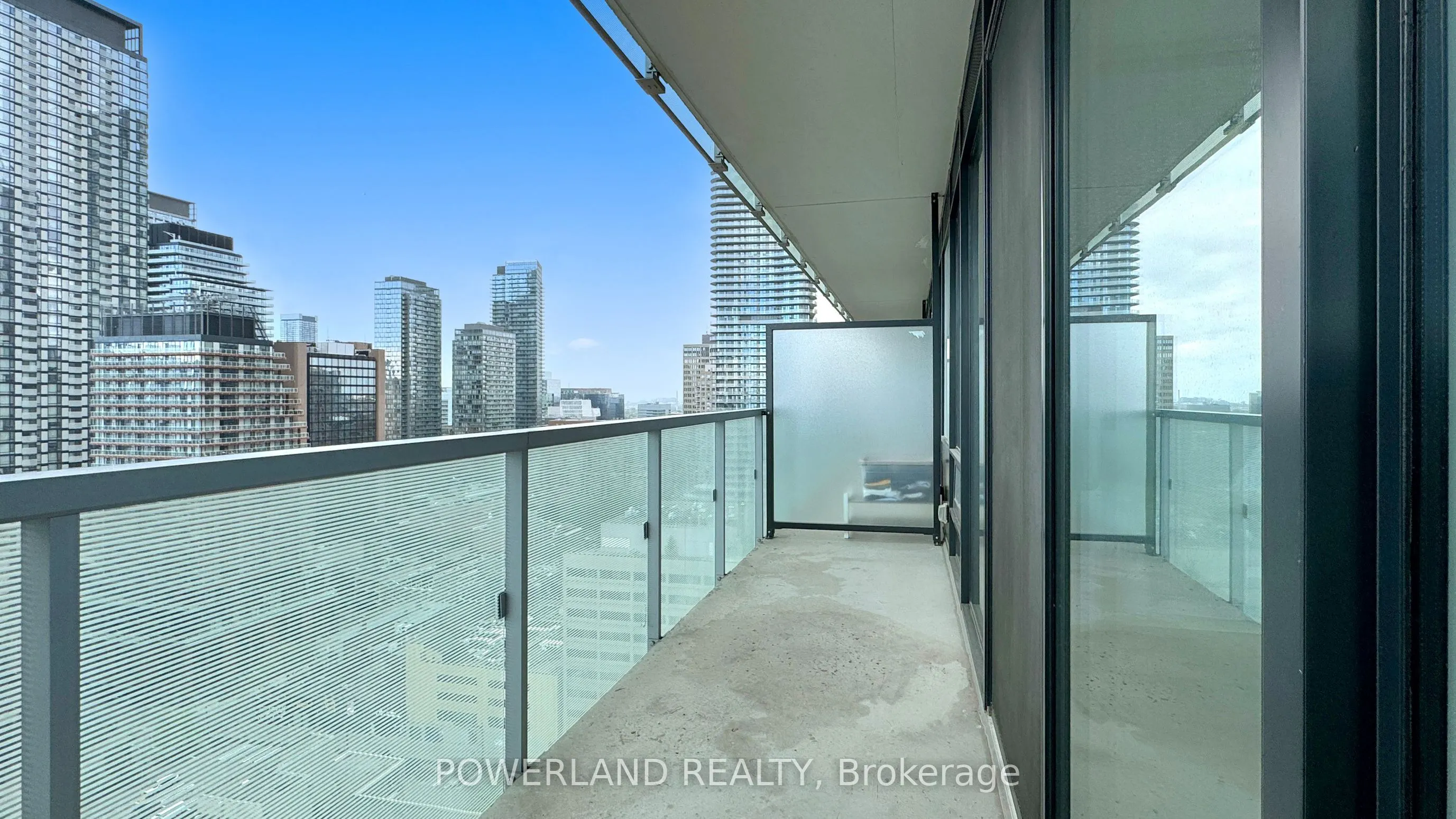 28 Wellesley Street E, #2304