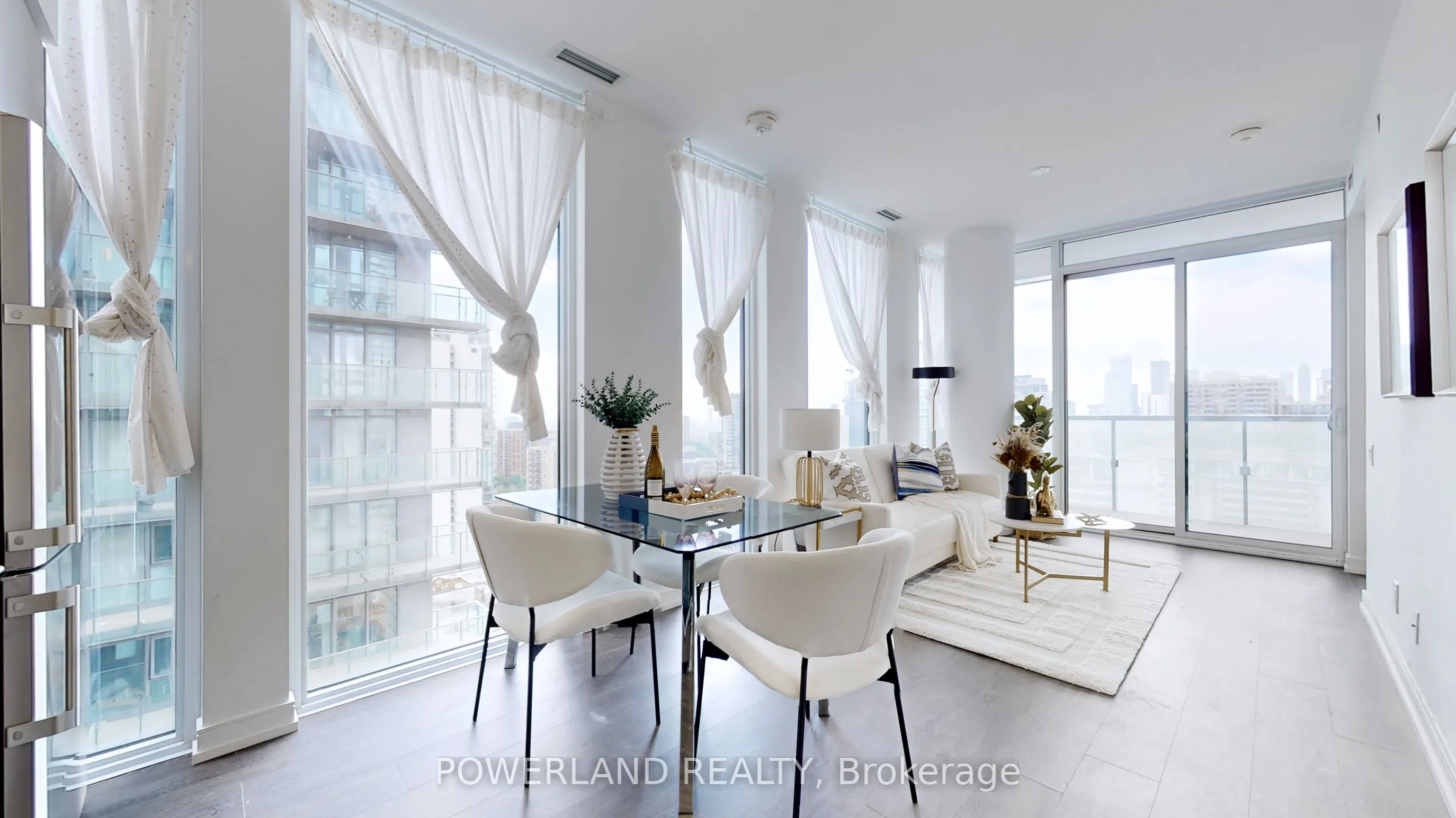 28 Wellesley Street E, #2304