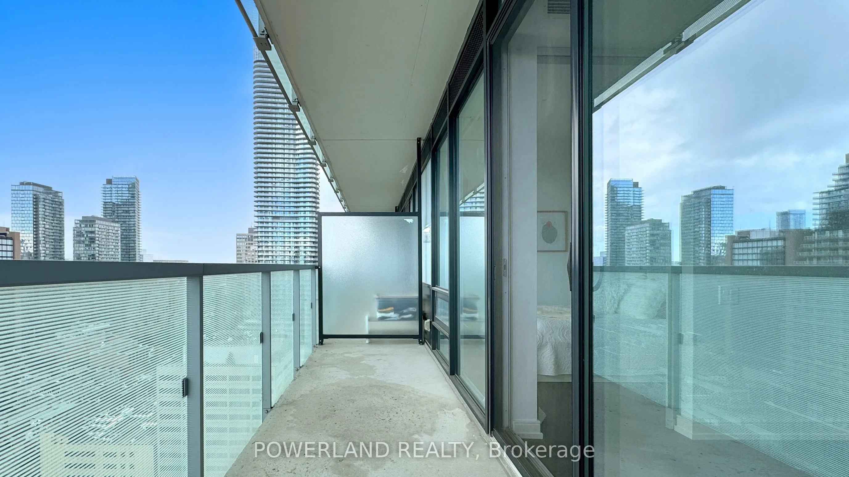 28 Wellesley Street E, #2304