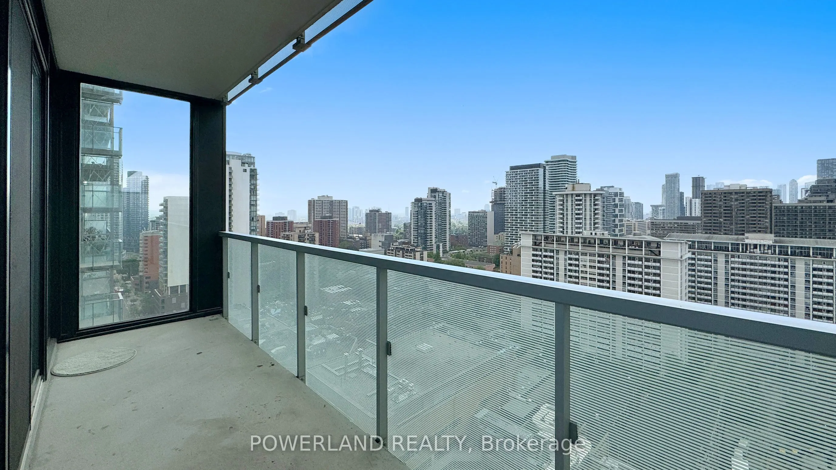 28 Wellesley Street E, #2304