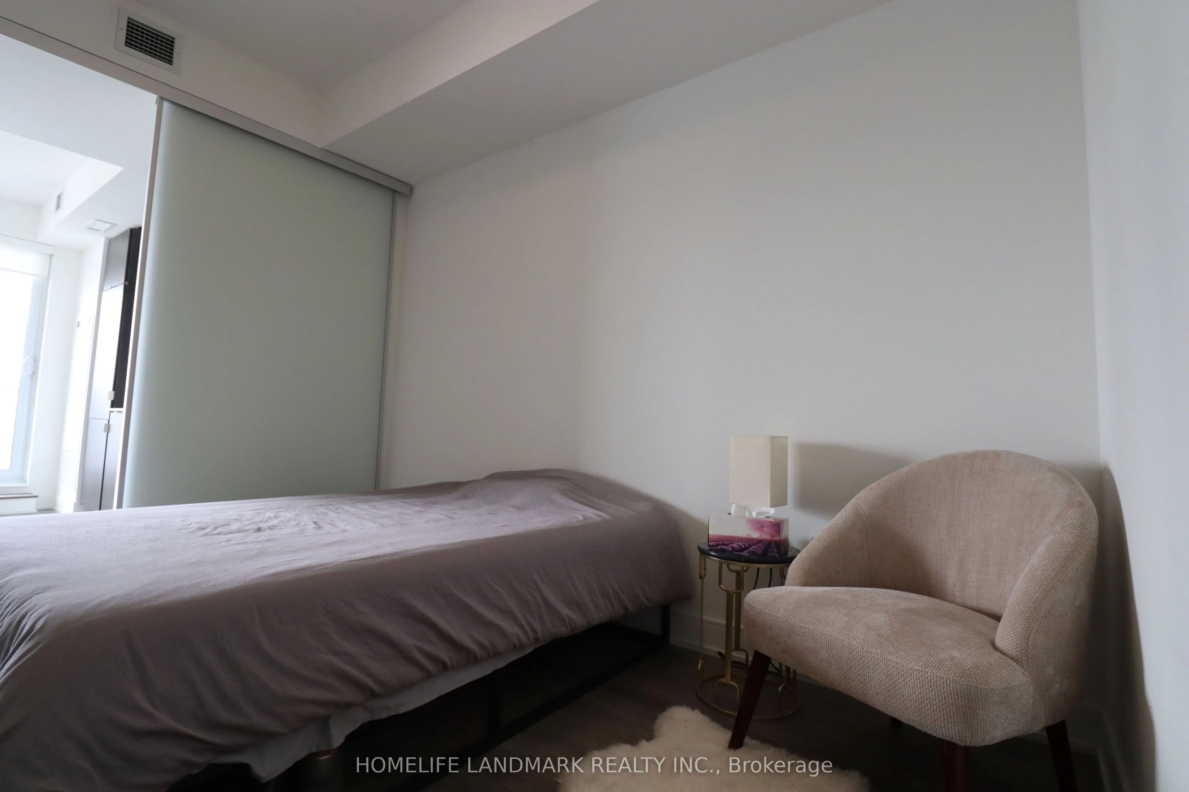 89 Mcgill Street, #2812