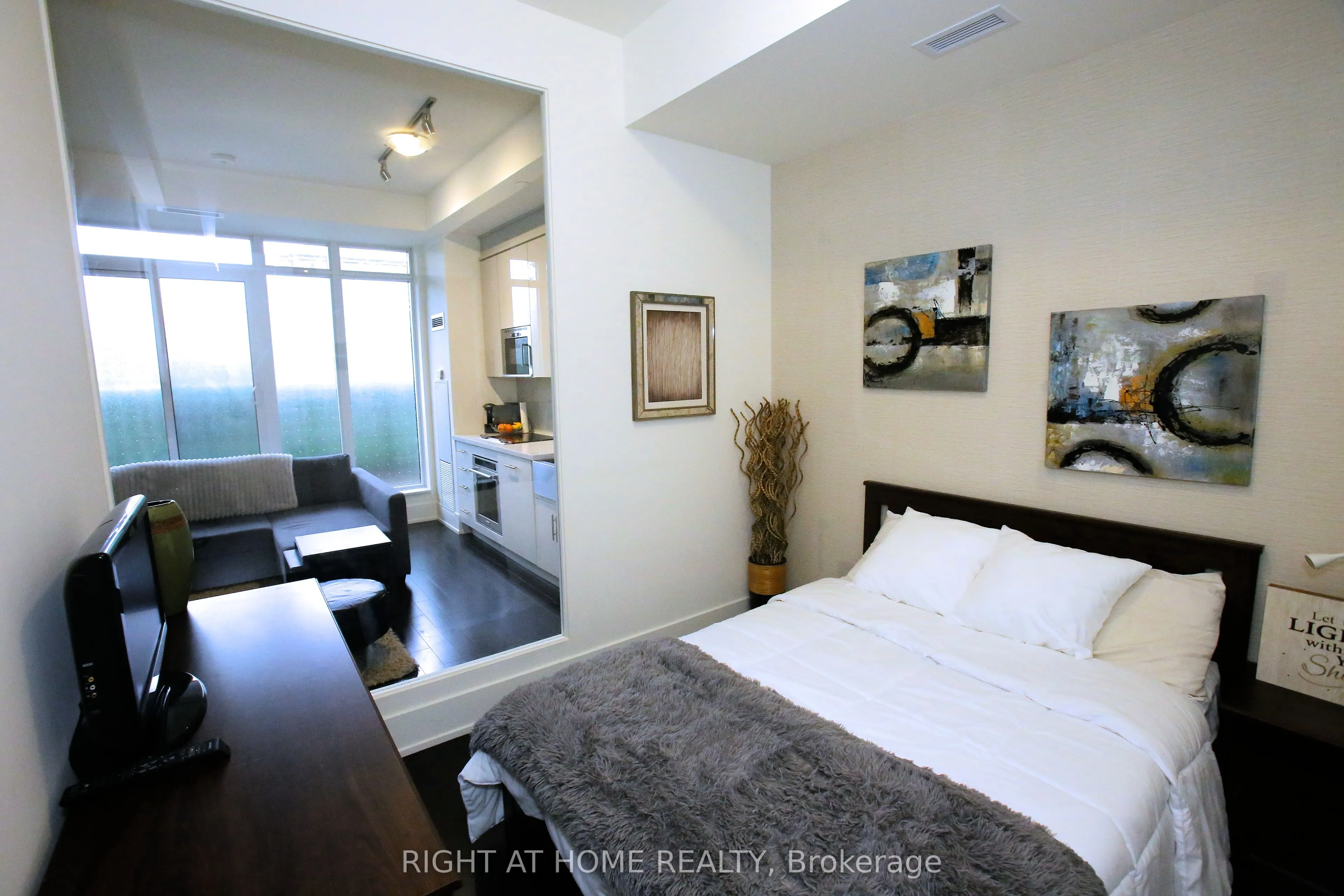 330 Richmond Street W, #210