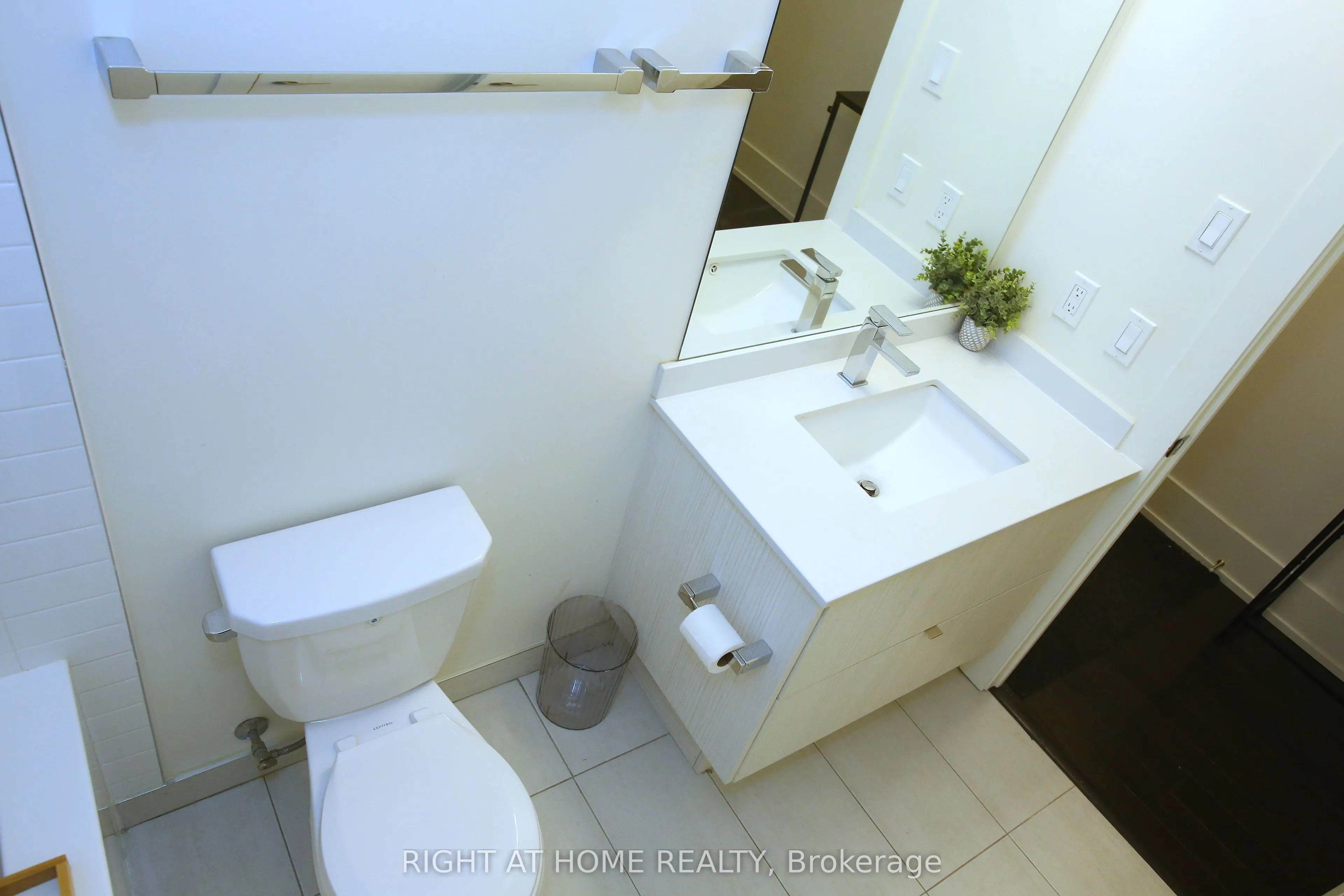 330 Richmond Street W, #210