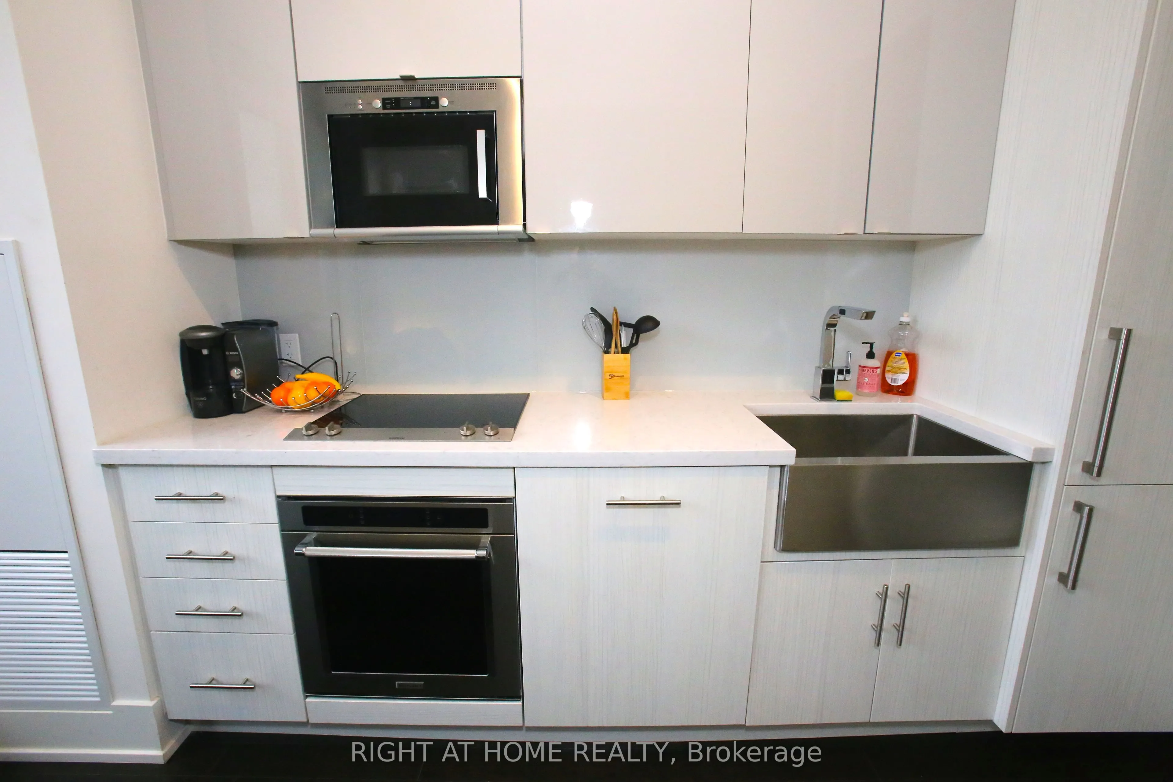 330 Richmond Street W, #210