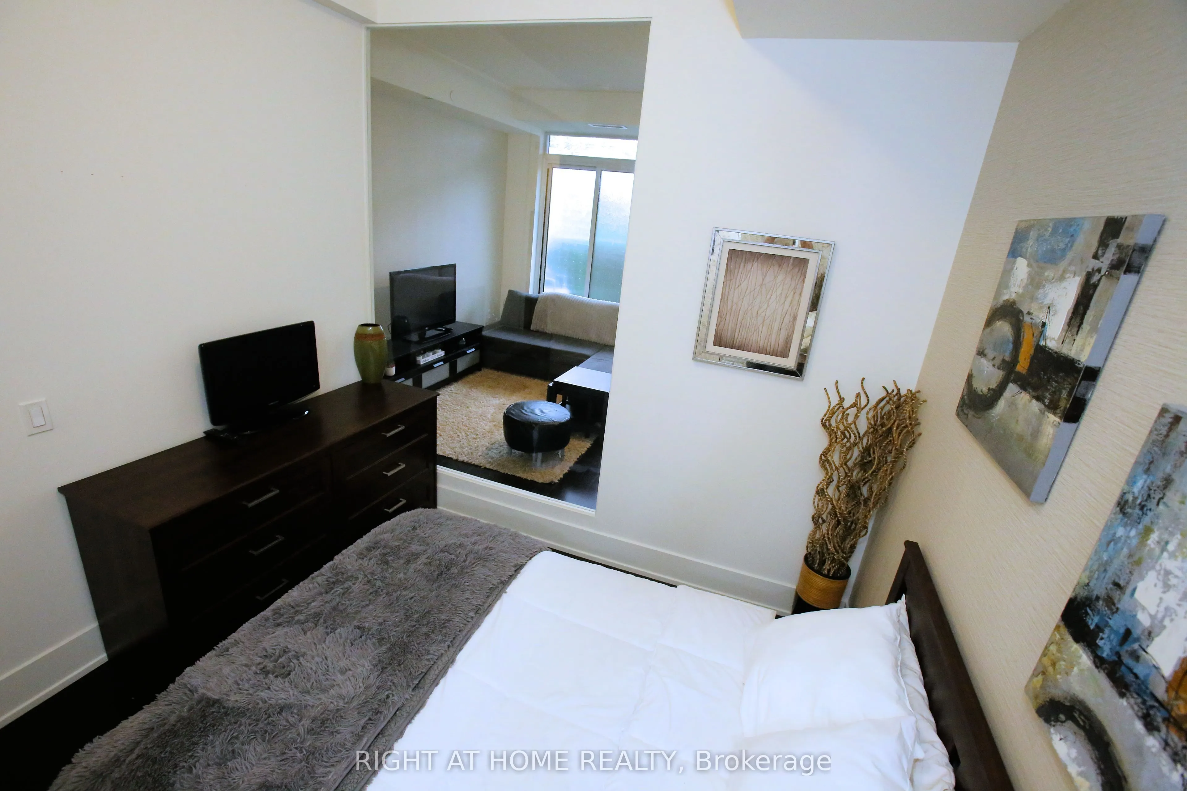 330 Richmond Street W, #210