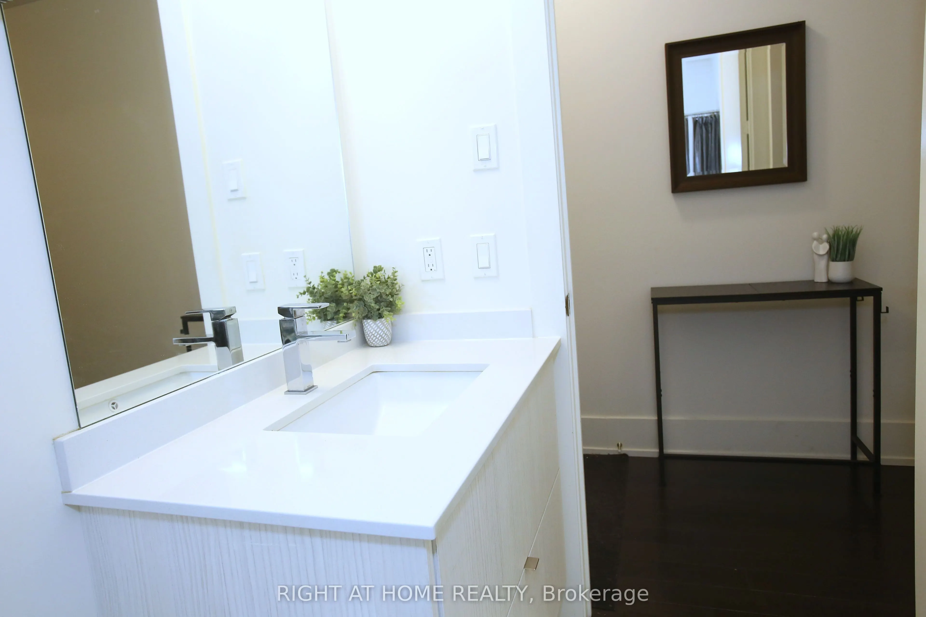 330 Richmond Street W, #210