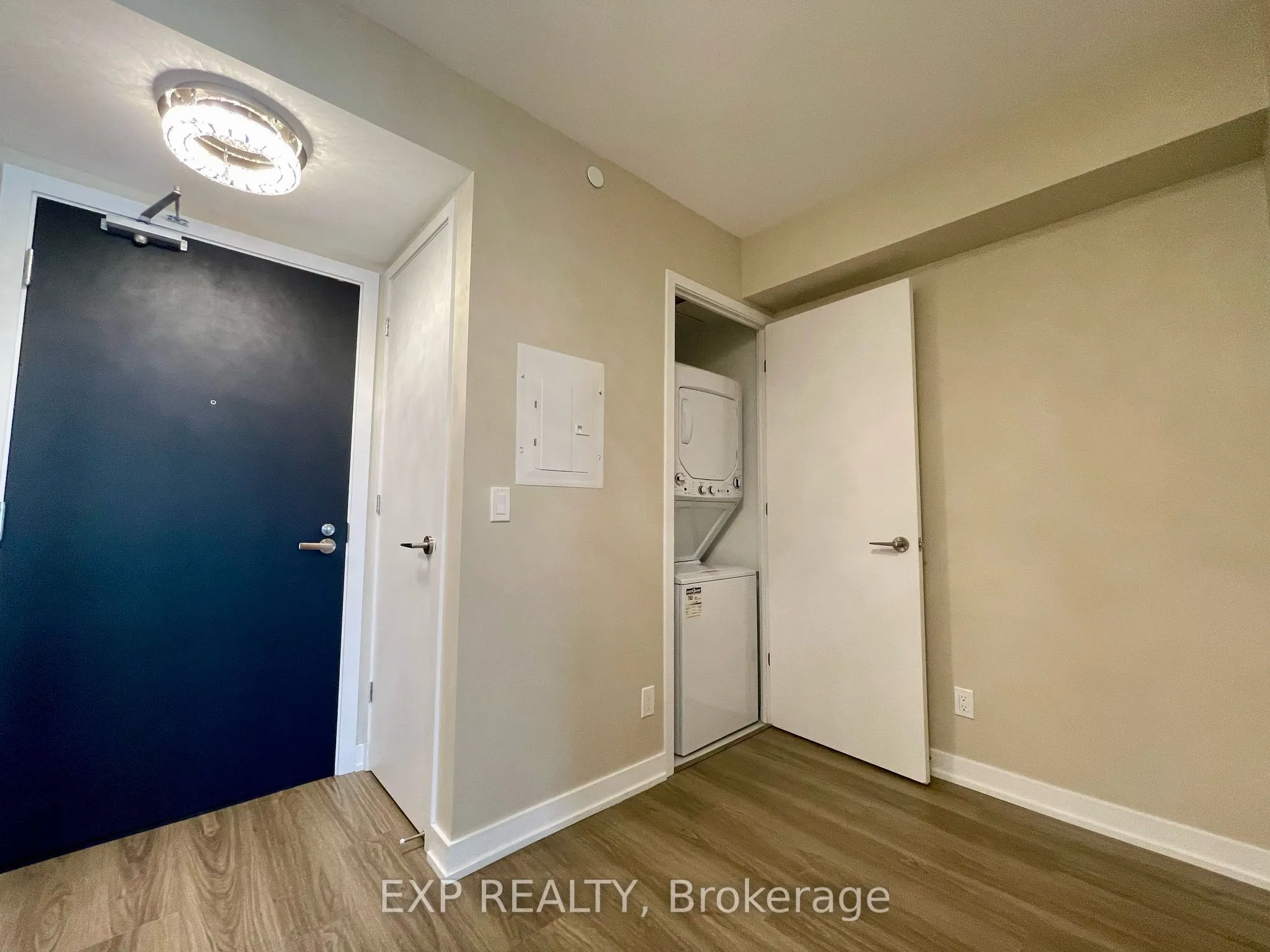 501 Yonge Street, #1208