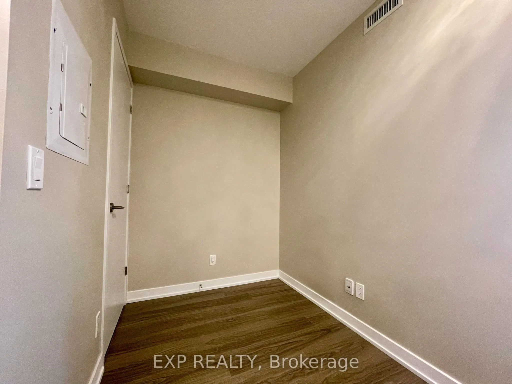 501 Yonge Street, #1208
