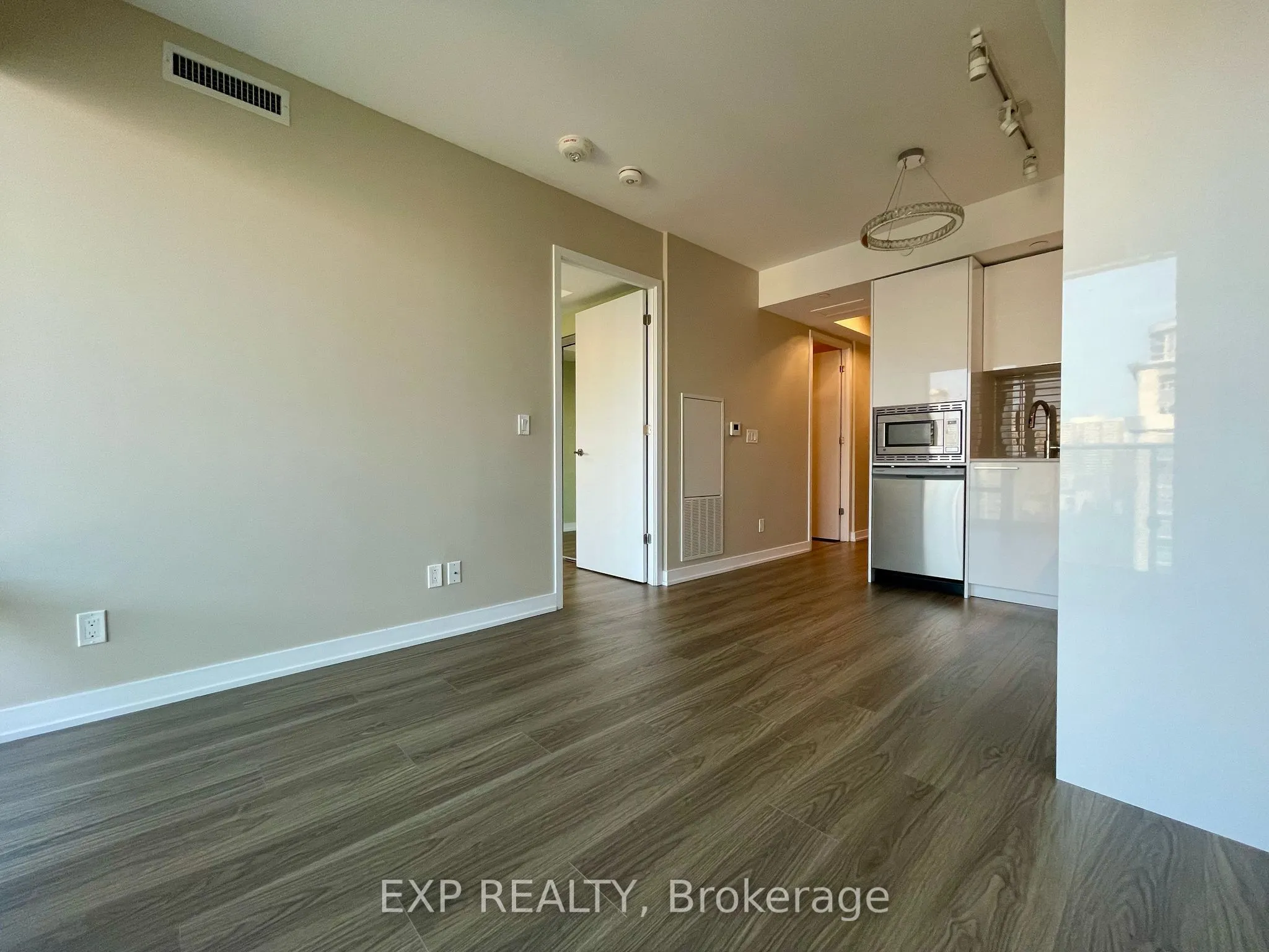 501 Yonge Street, #1208