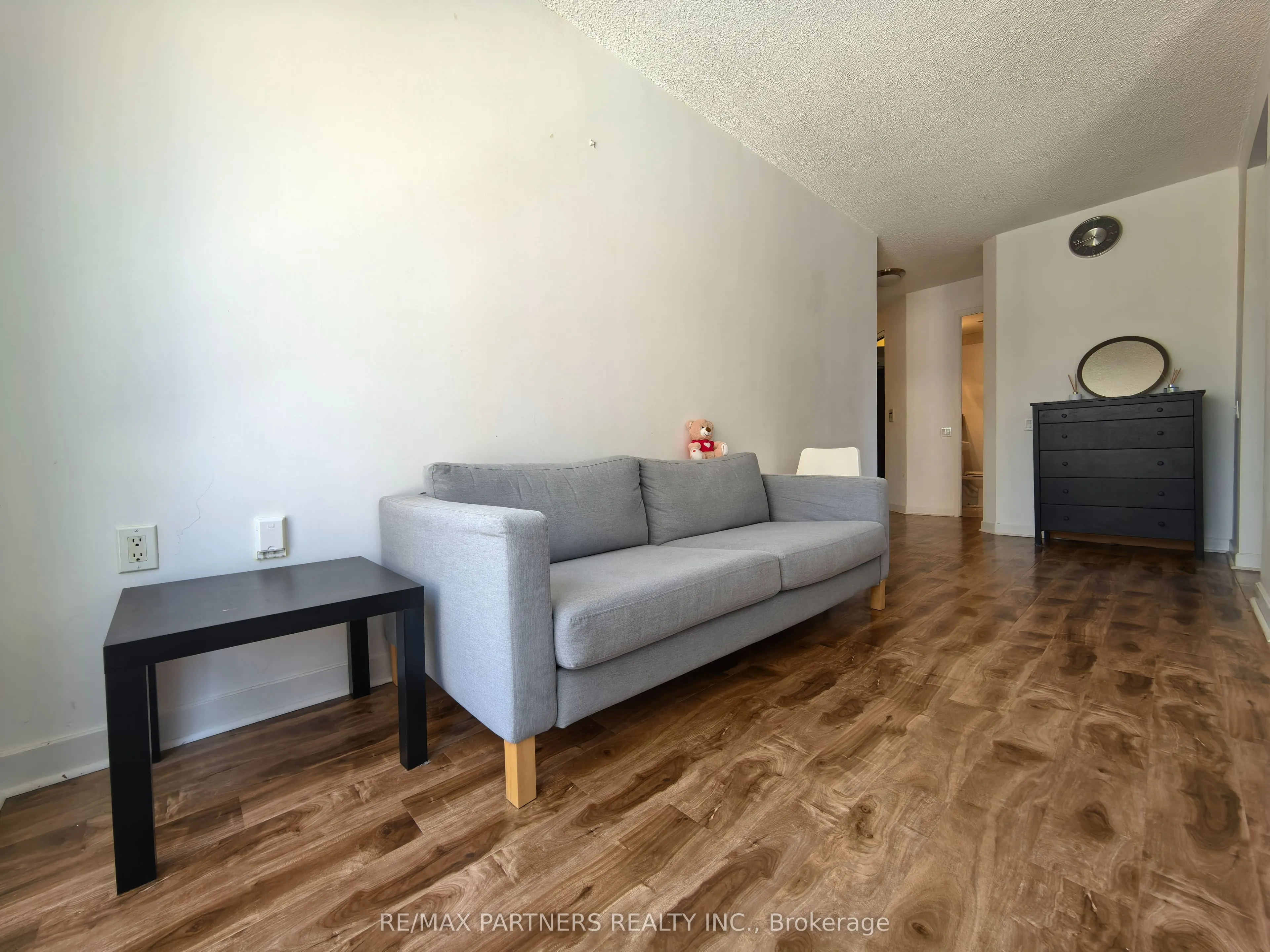 85 Bloor Street E, #1202