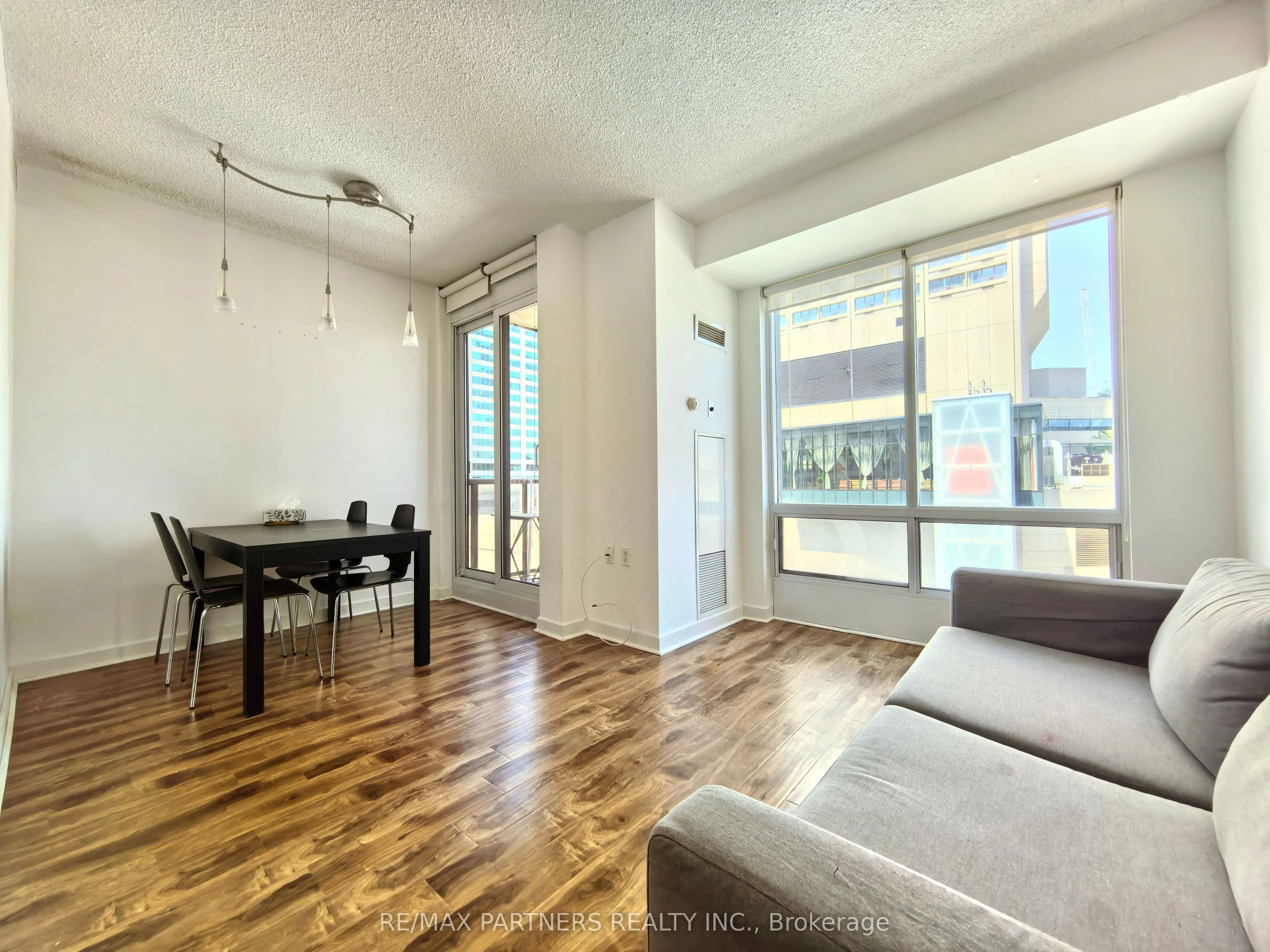 85 Bloor Street E, #1202