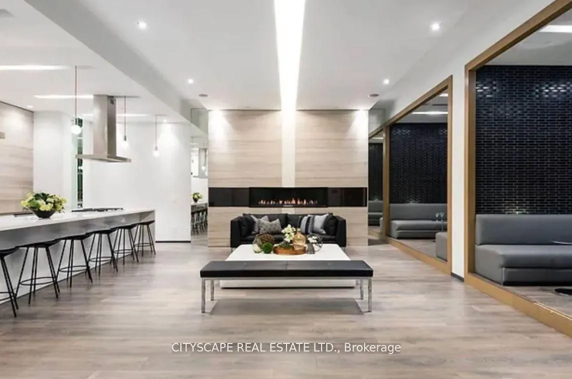 1030 King Street W, #332